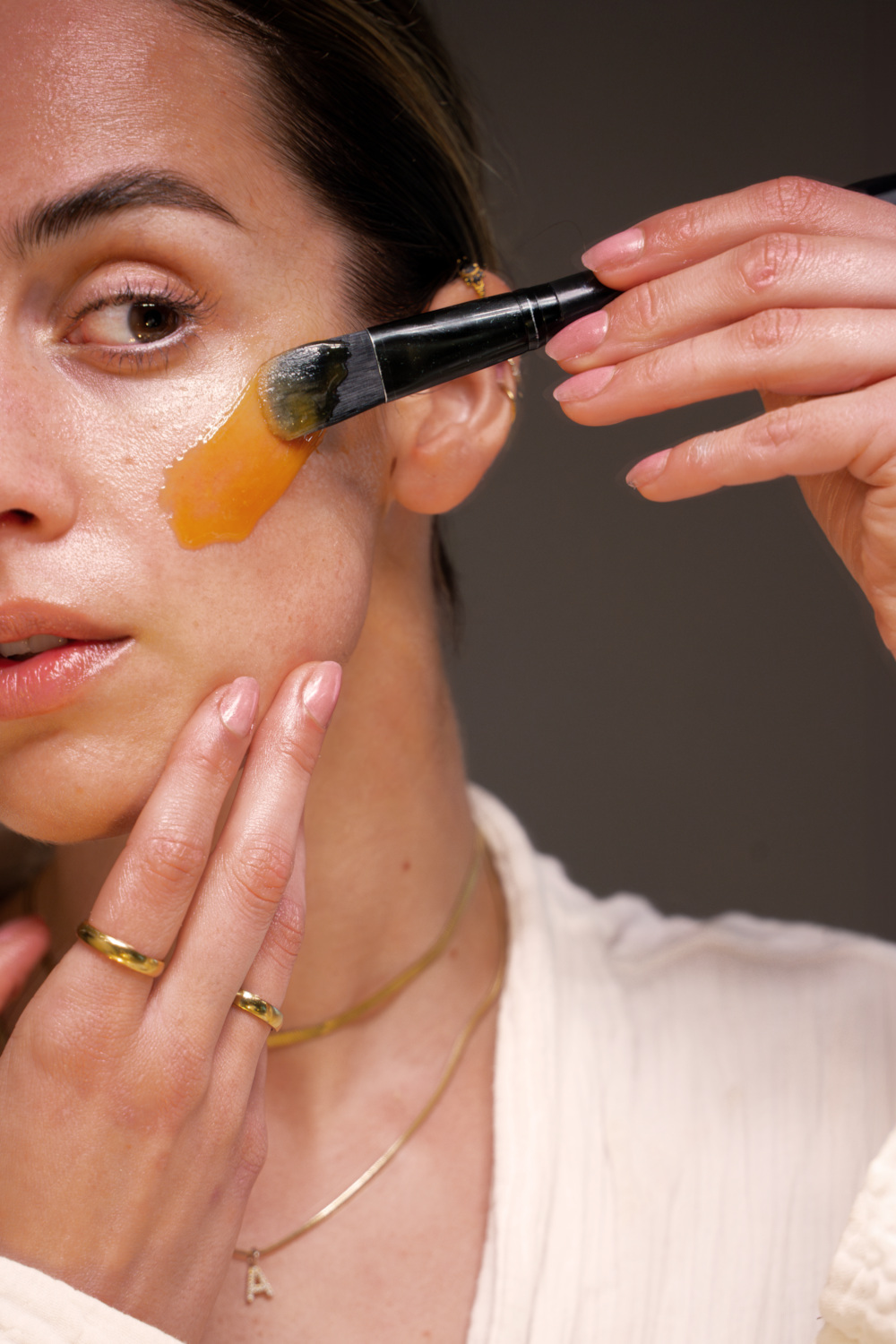 Is Mānuka Honey The Wellness Hero We Need In 2025?
