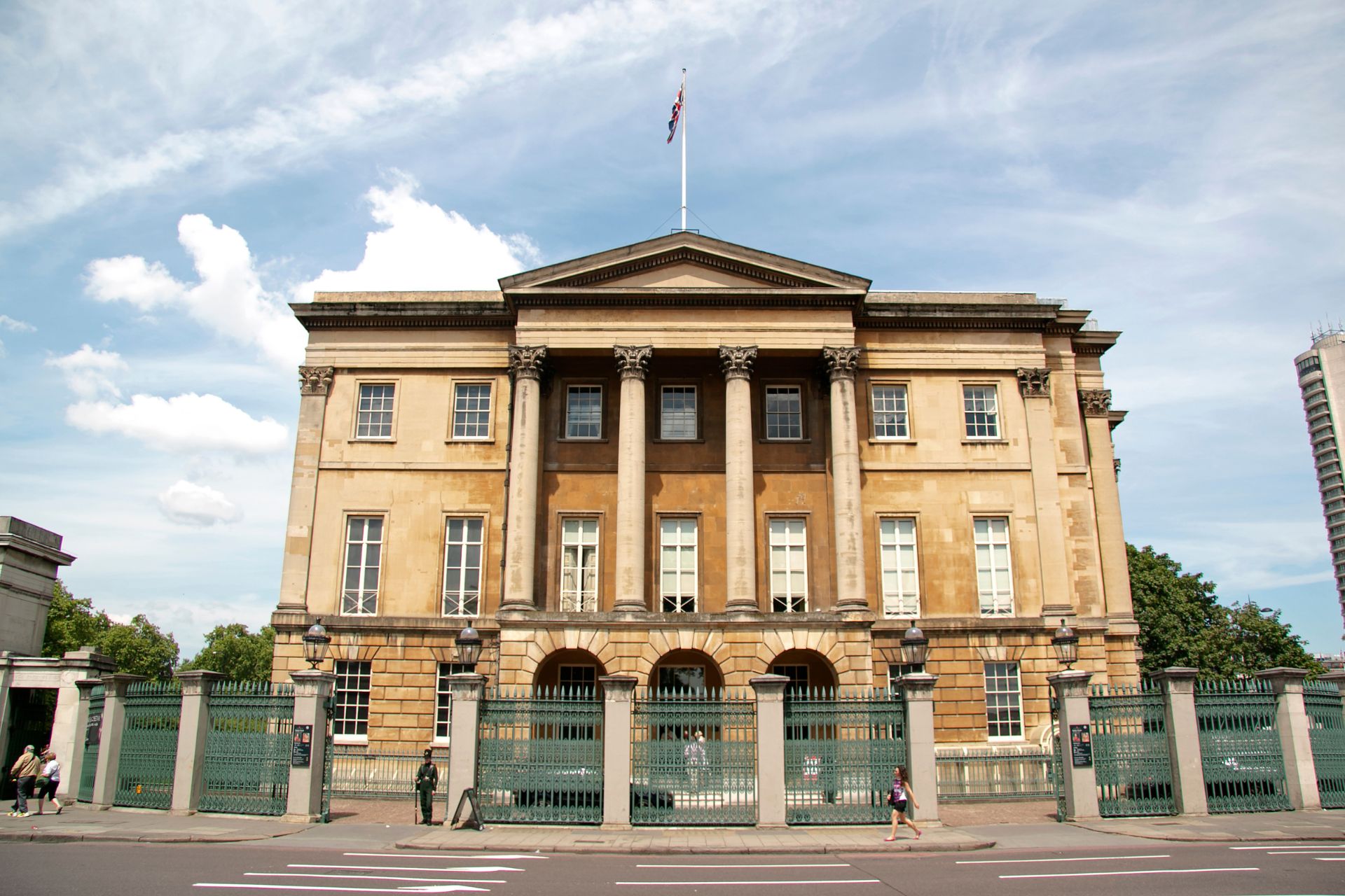 Exterior of Apsley House on Hyde Park Corner