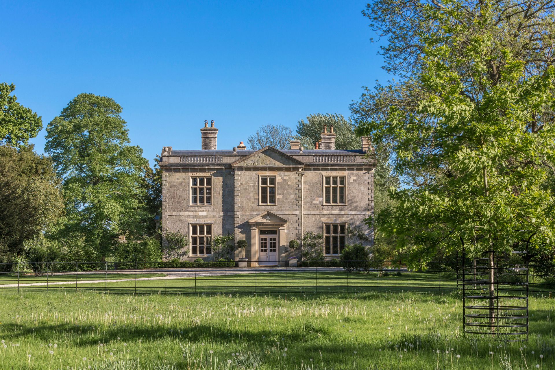 Three Perfect Properties For Fans Of Jane Austen
