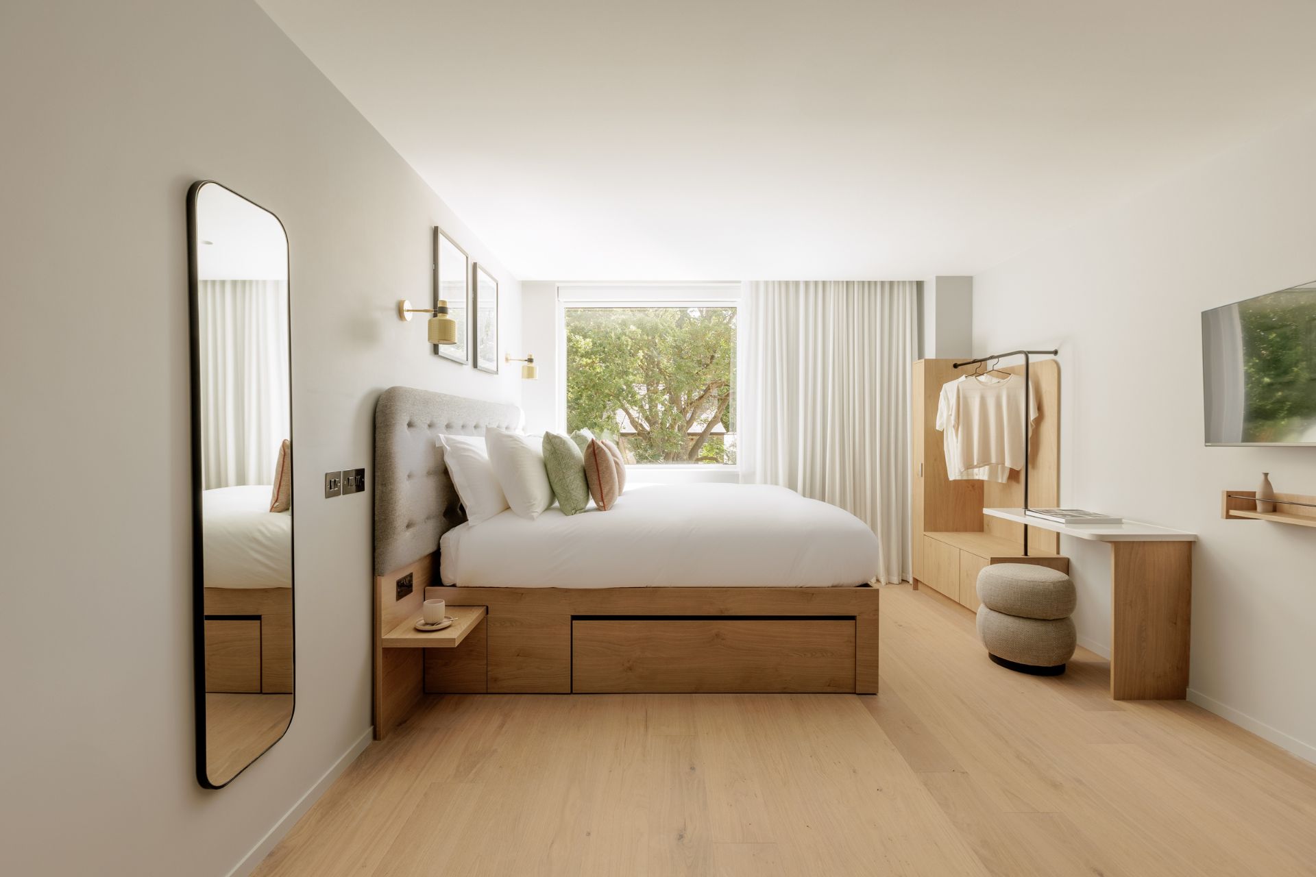 Wilde Cambridge bedroom