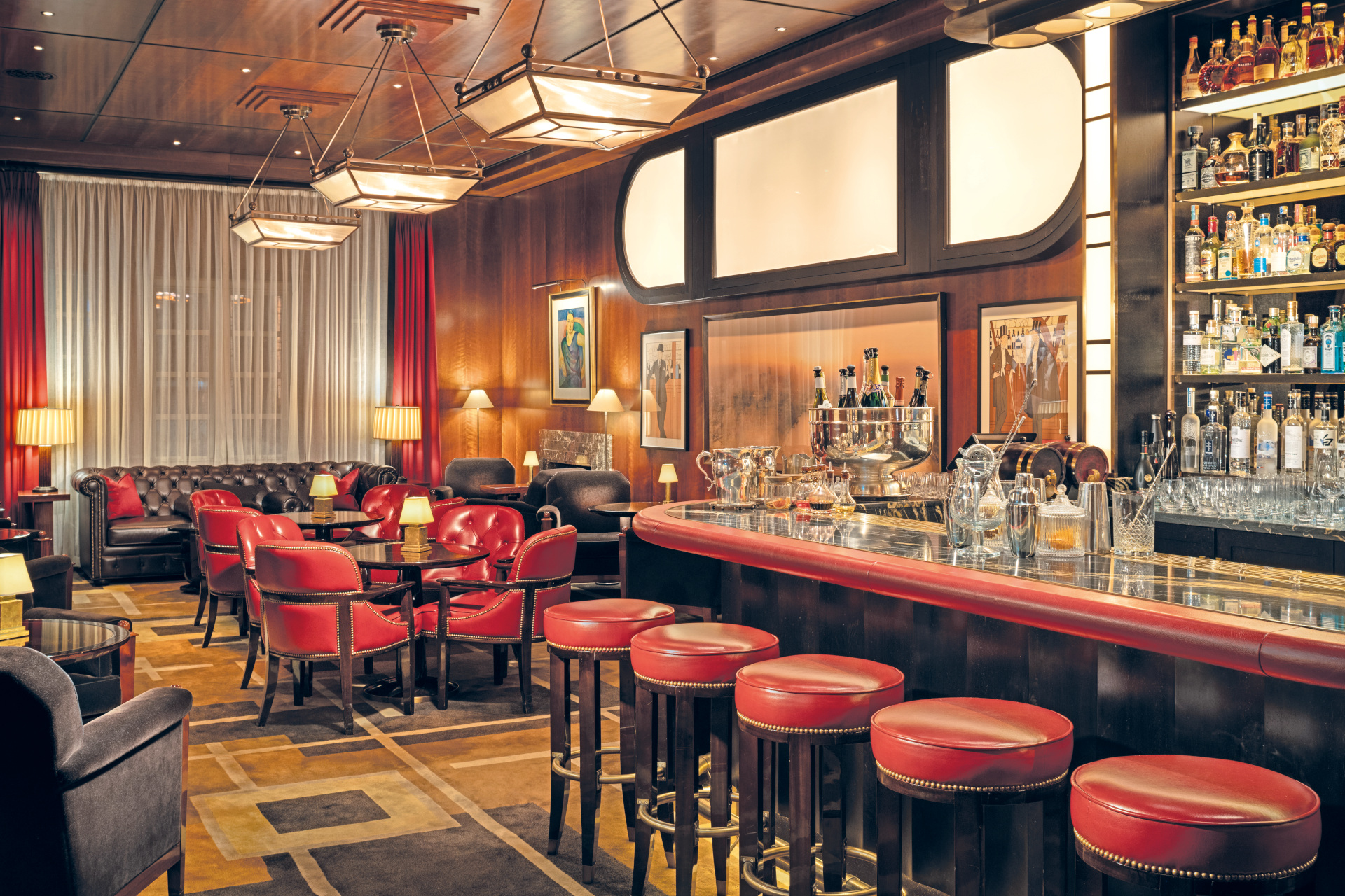 Red bar