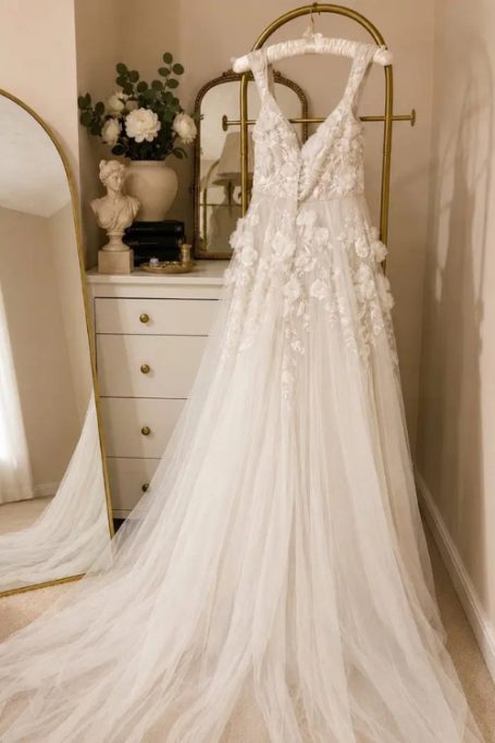Wedding dress listed on Vestiaire Collective
