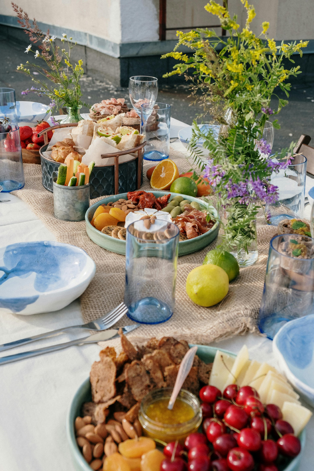 How To Keep Your Cool When Hosting In The Summer Heat