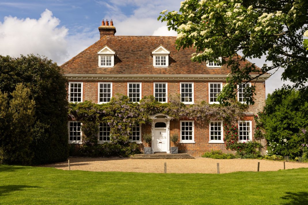 The 'Almost Perfect' Queen Anne House With Connections To Millais And Conrad
