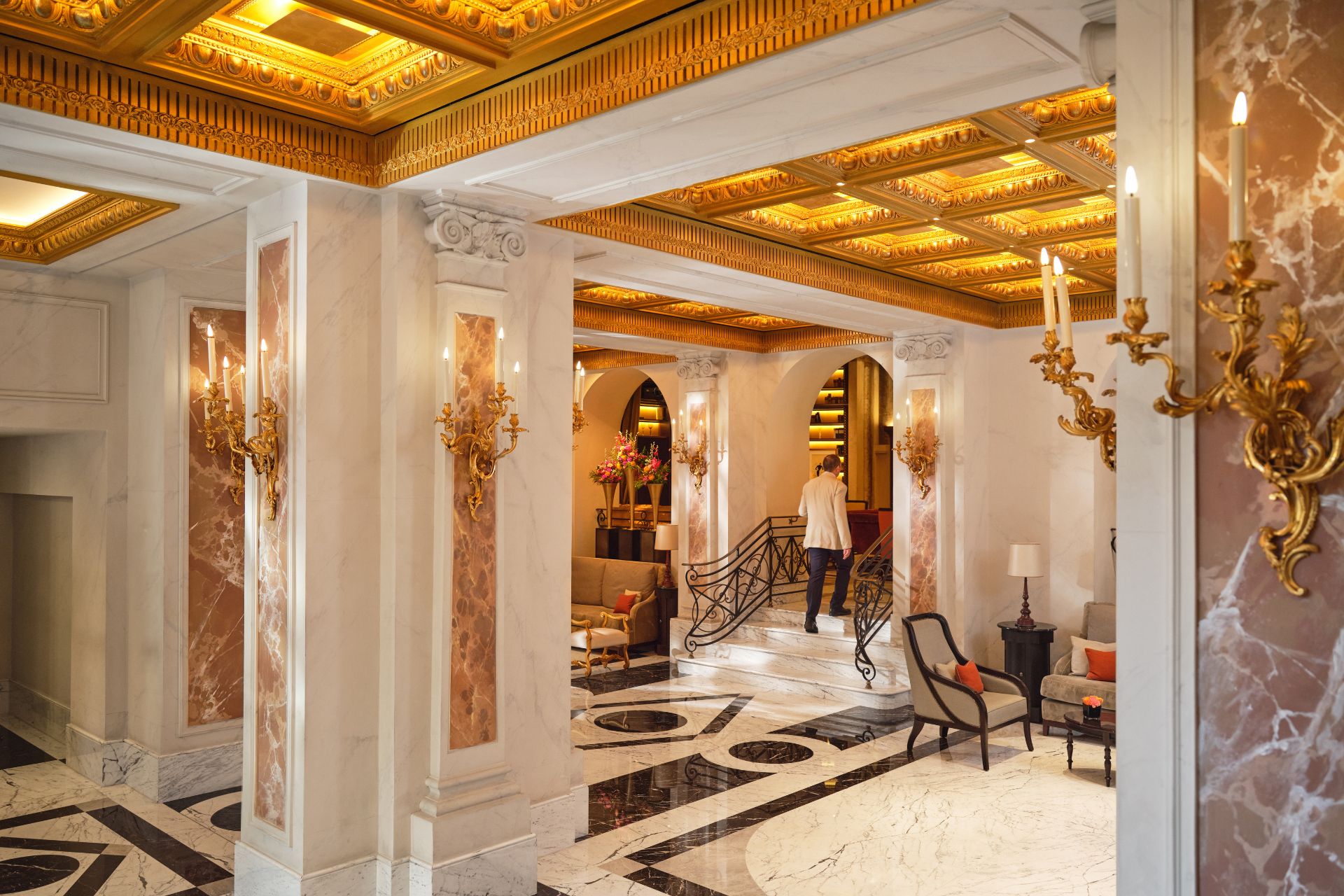 Hotel Eden lobby