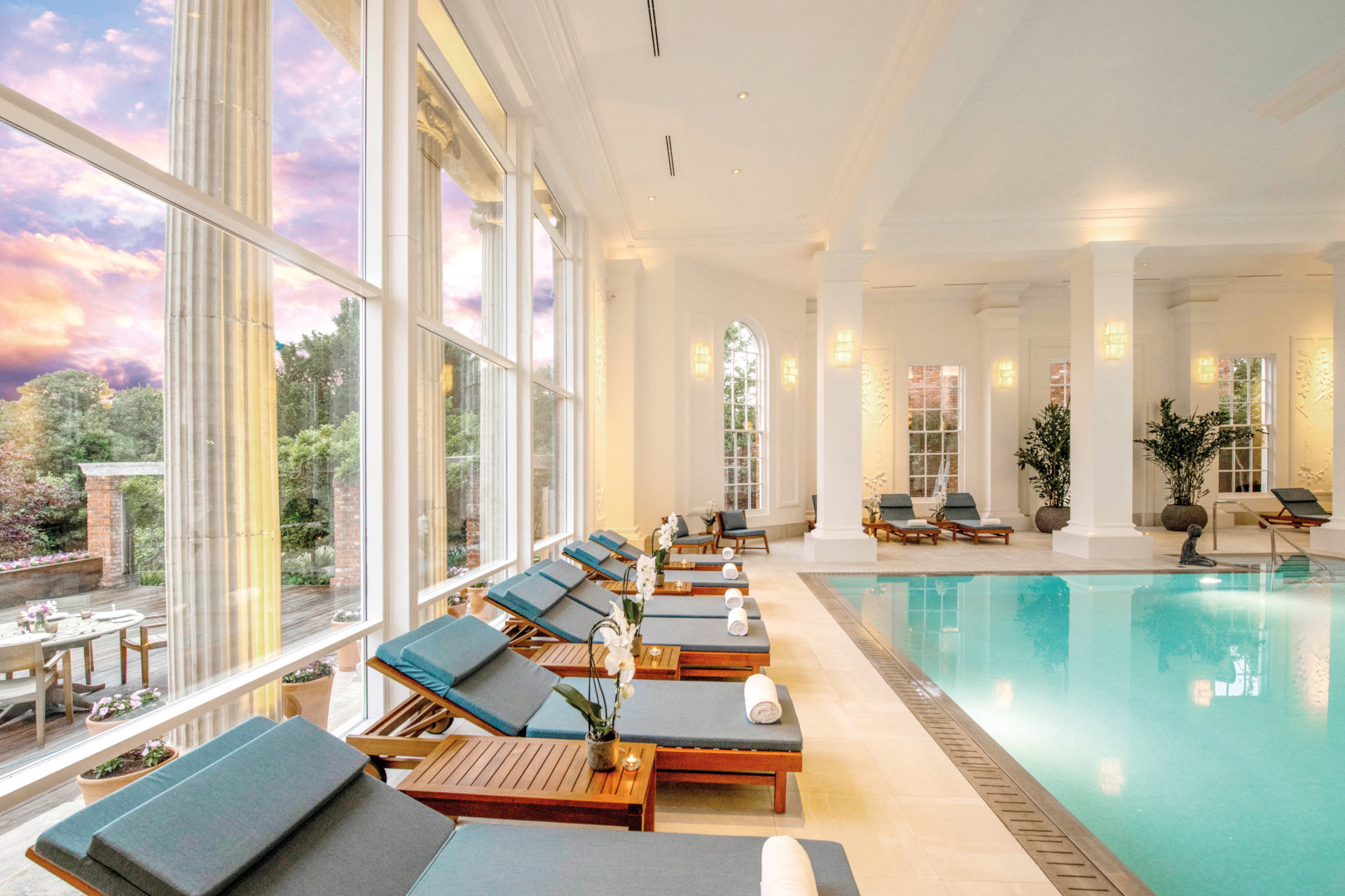 Indoor pool with loungers | spa getaways