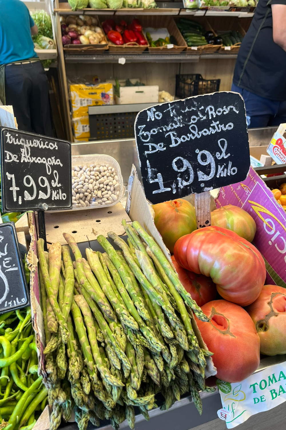 Fruit and vegetable stalls at Mercado Central de Zaragoza | what to do in Aragon