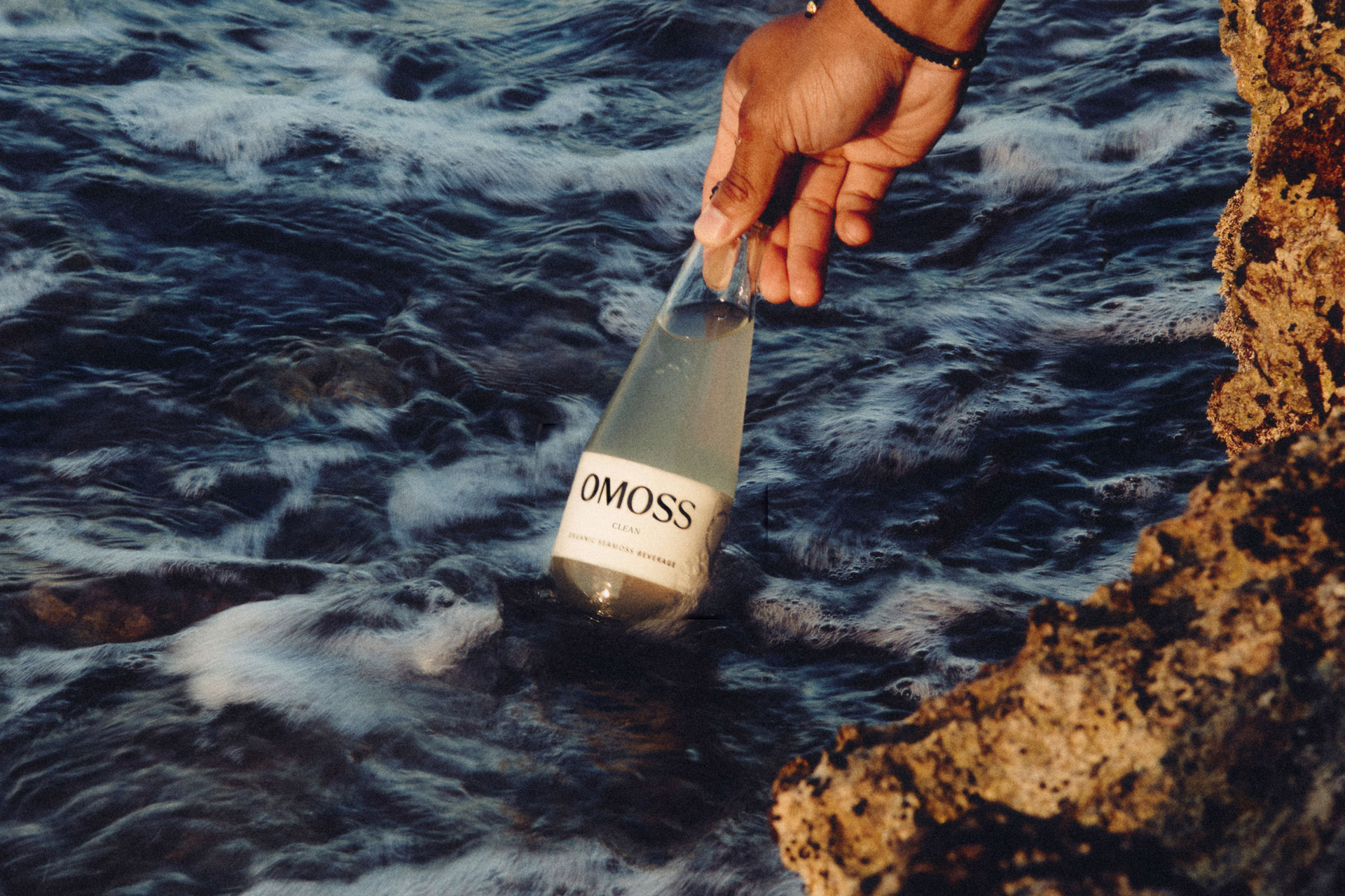 Omoss drink in the sea