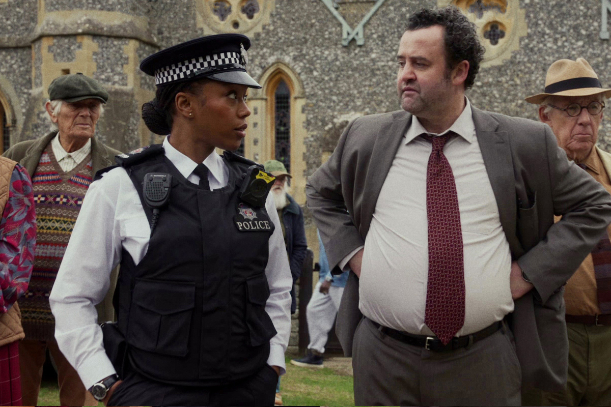 Naomi Ackie and Daniel Mays in The Thursday Murder Club