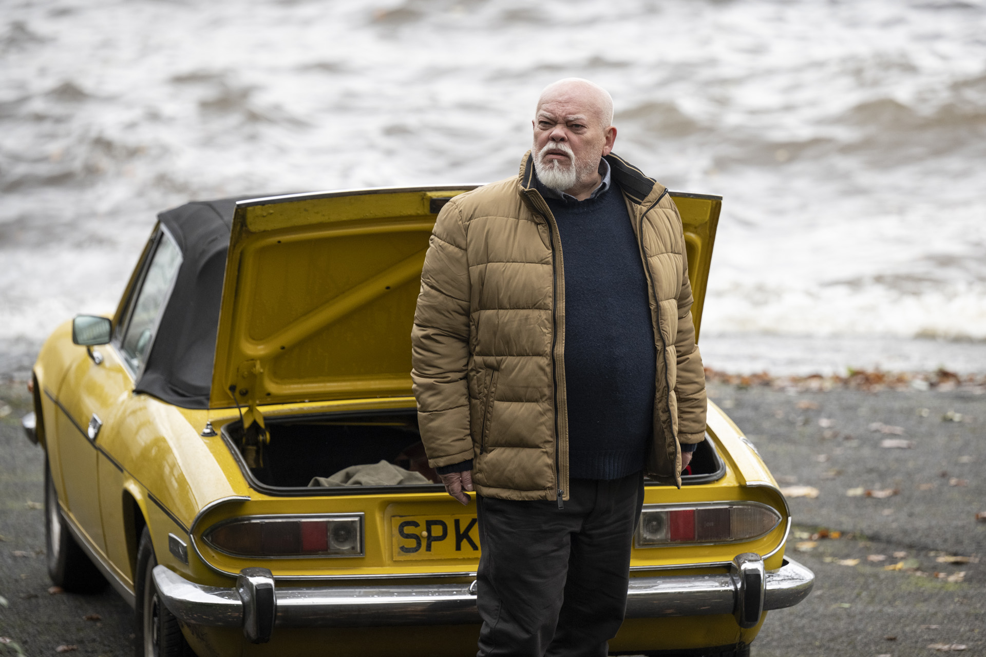 Sven Henriksen as Magnus Strandhed