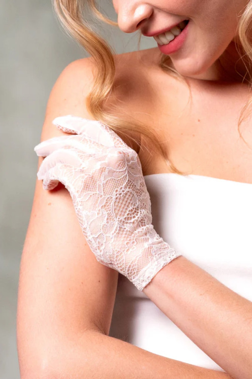 Lace gloves
