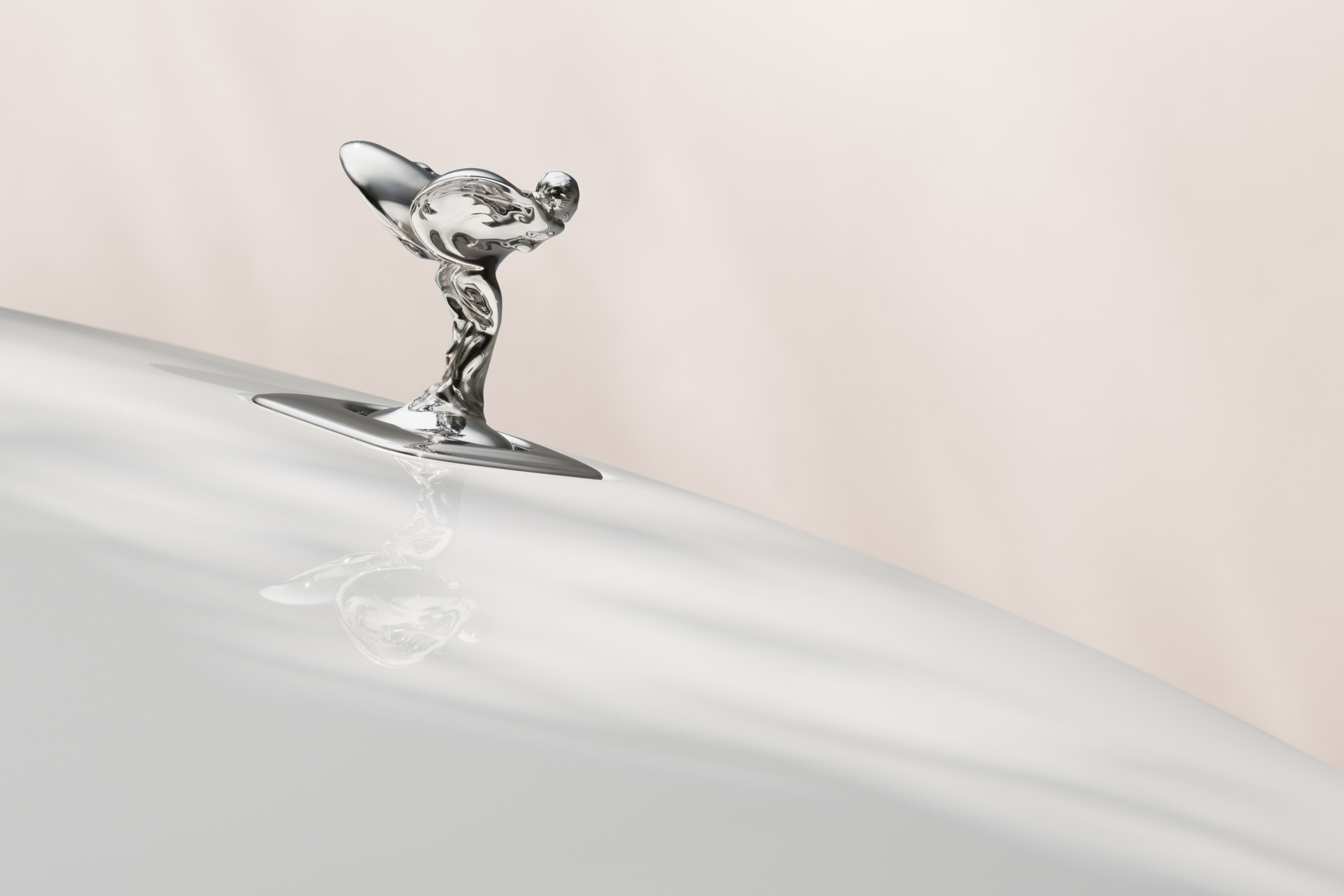The exterior of the Spectre Inspired by Primavera features a rose gold Spirit of Ecstasy.