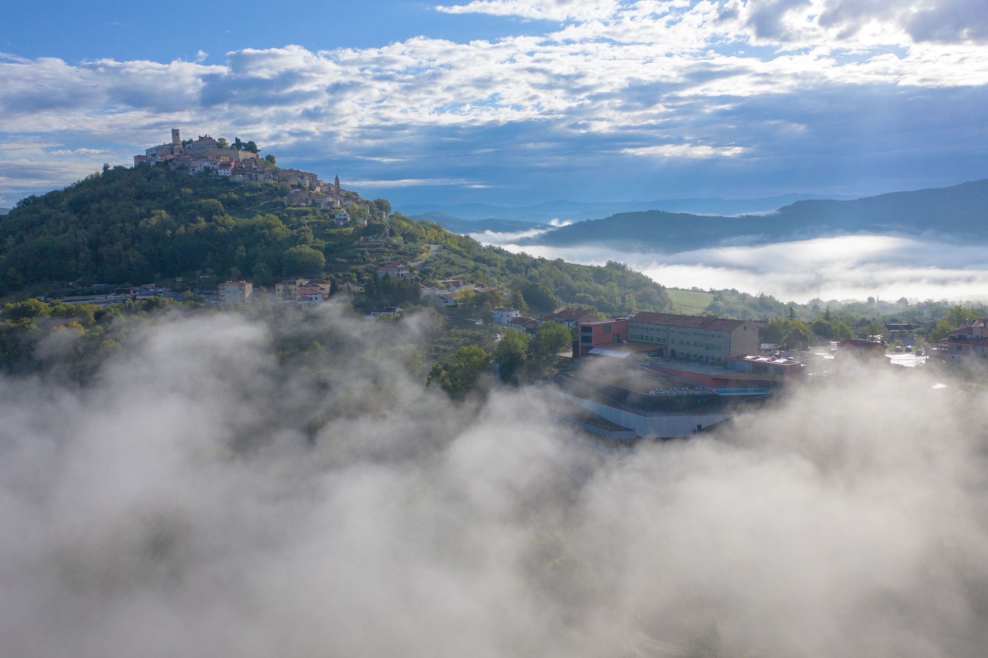 Roxanich Winery and Design Hotel through a cloud of mist