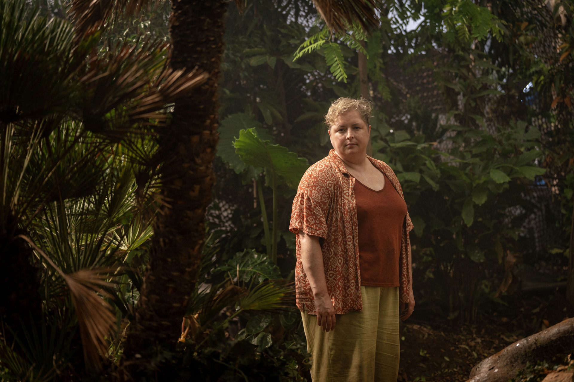 Lisa (SIOBHAN McSWEENEY) in Nine Bodies in a Mexican Morgue