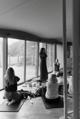 Jasmine Hemsley leading a workshop