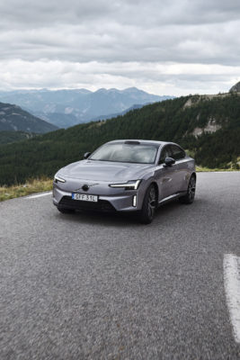 The Volvo ES90 on a cliffside road