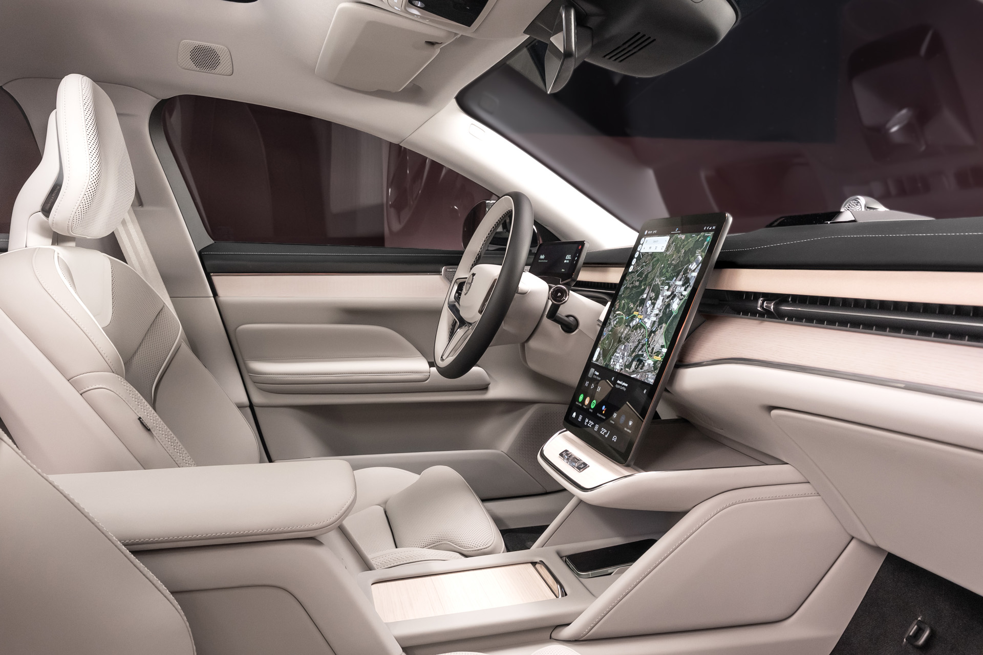 Inside the Volvo ES90