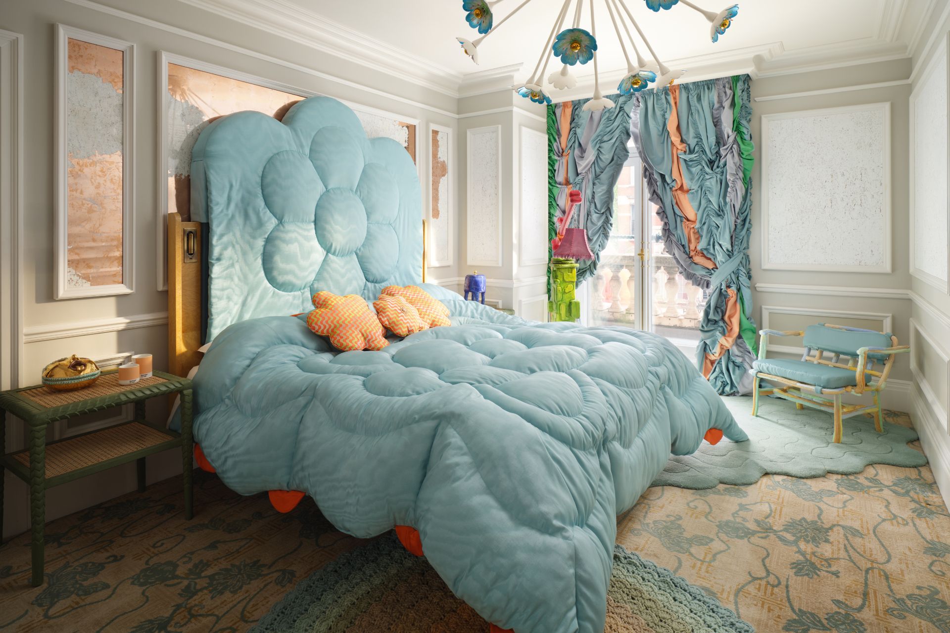 Uchronia Mandarin Oriental pantone suite