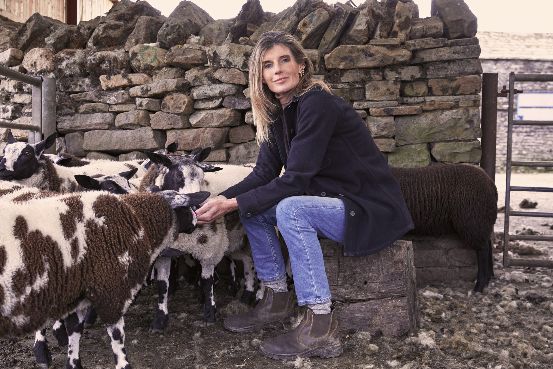 Amanda Owen with some sheep