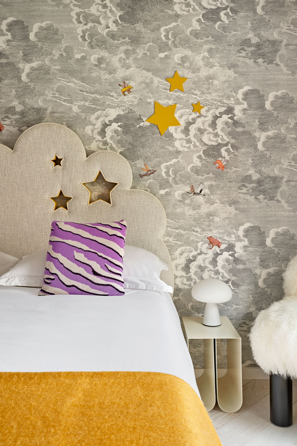 A children's guest bedroom by Clare Gaskin