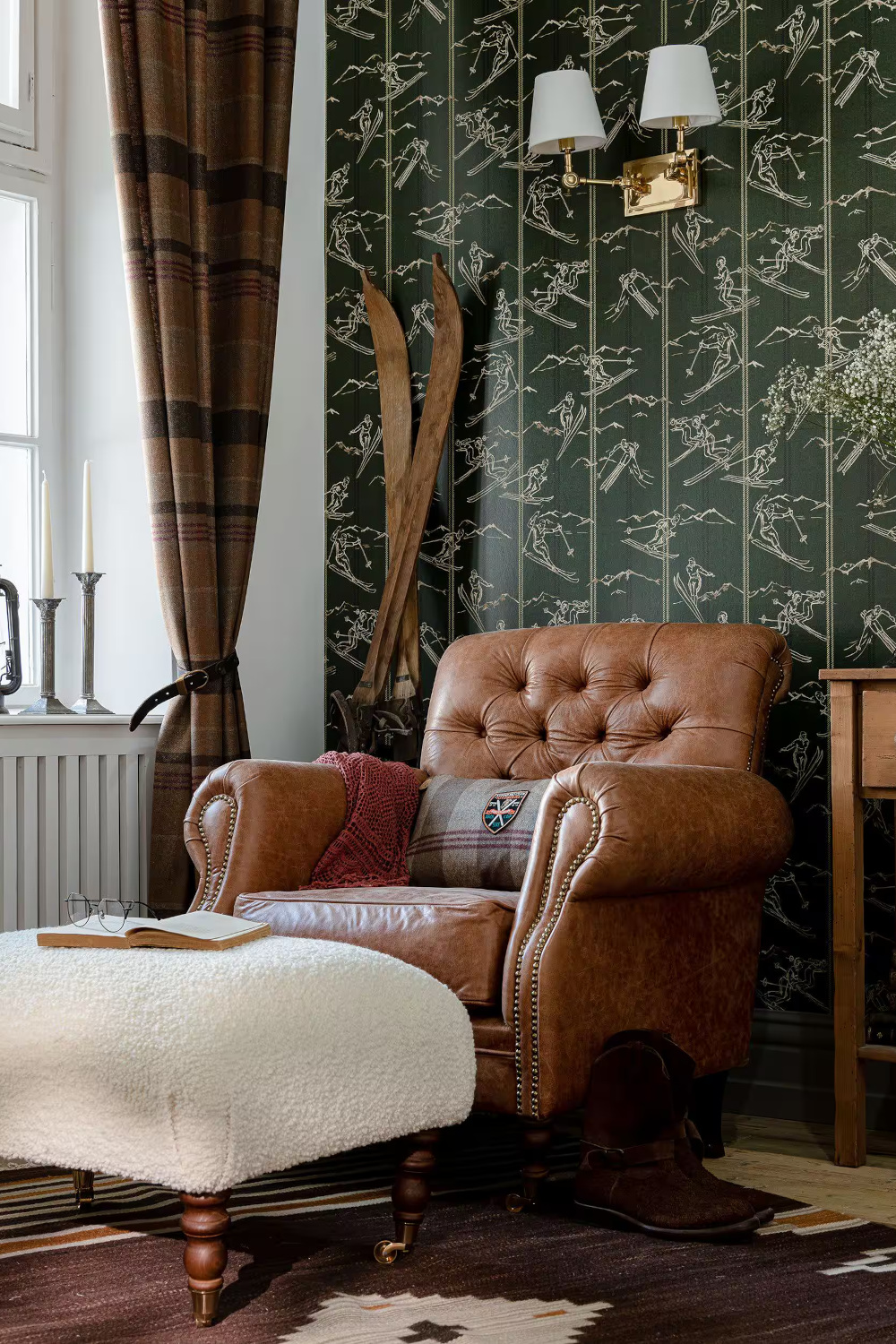 8 Winter Wallpaper Ideas For A Seasonal Transformation