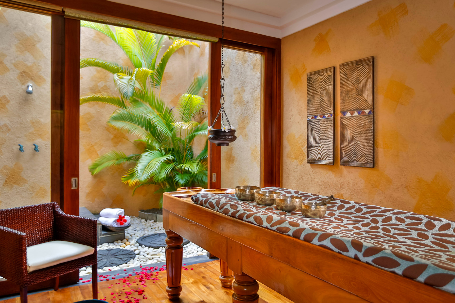 Massage table at The Oberoi Beach Resort, Mauritius