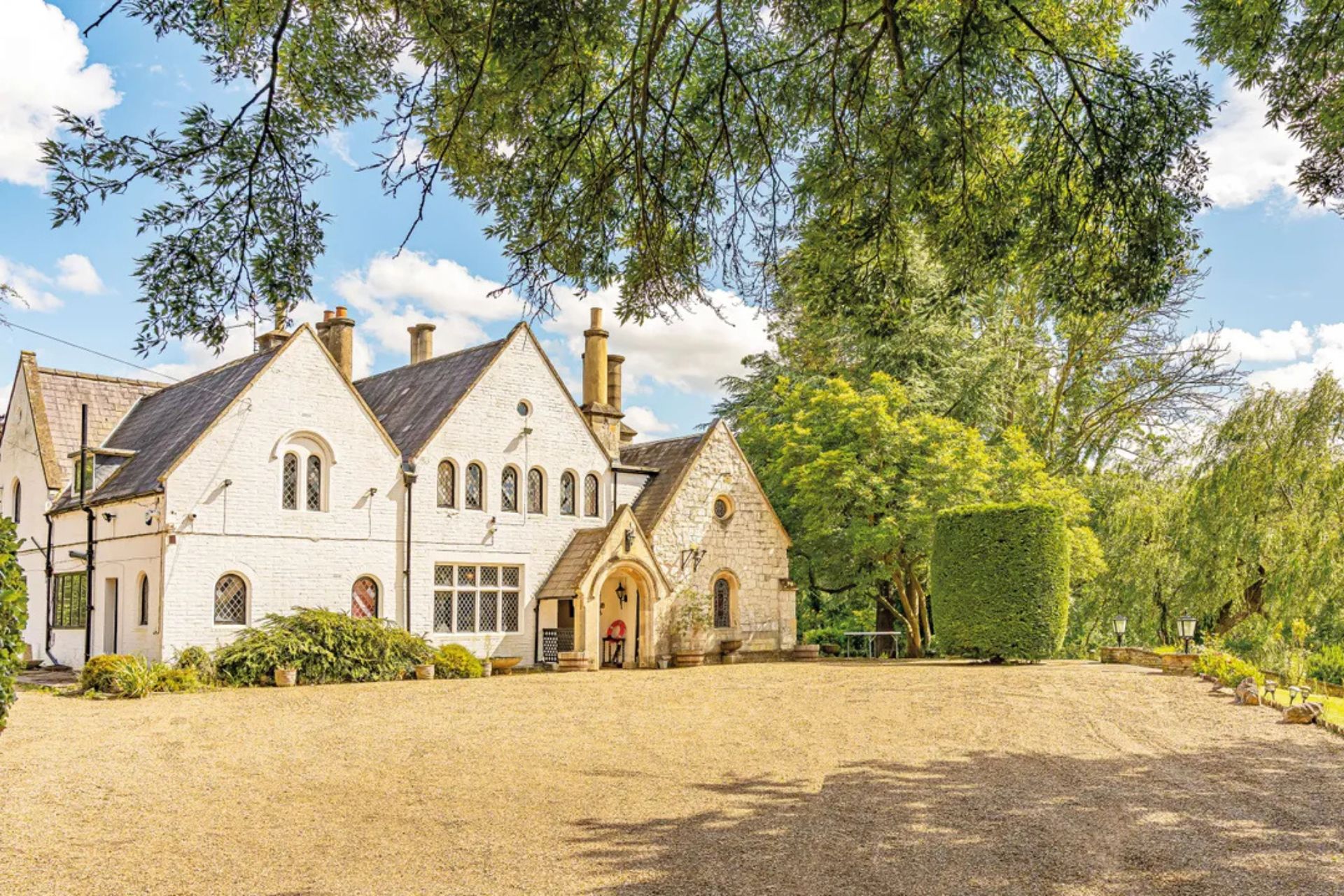 A Private Island Home On The Spot Where The Magna Carta Was Signed