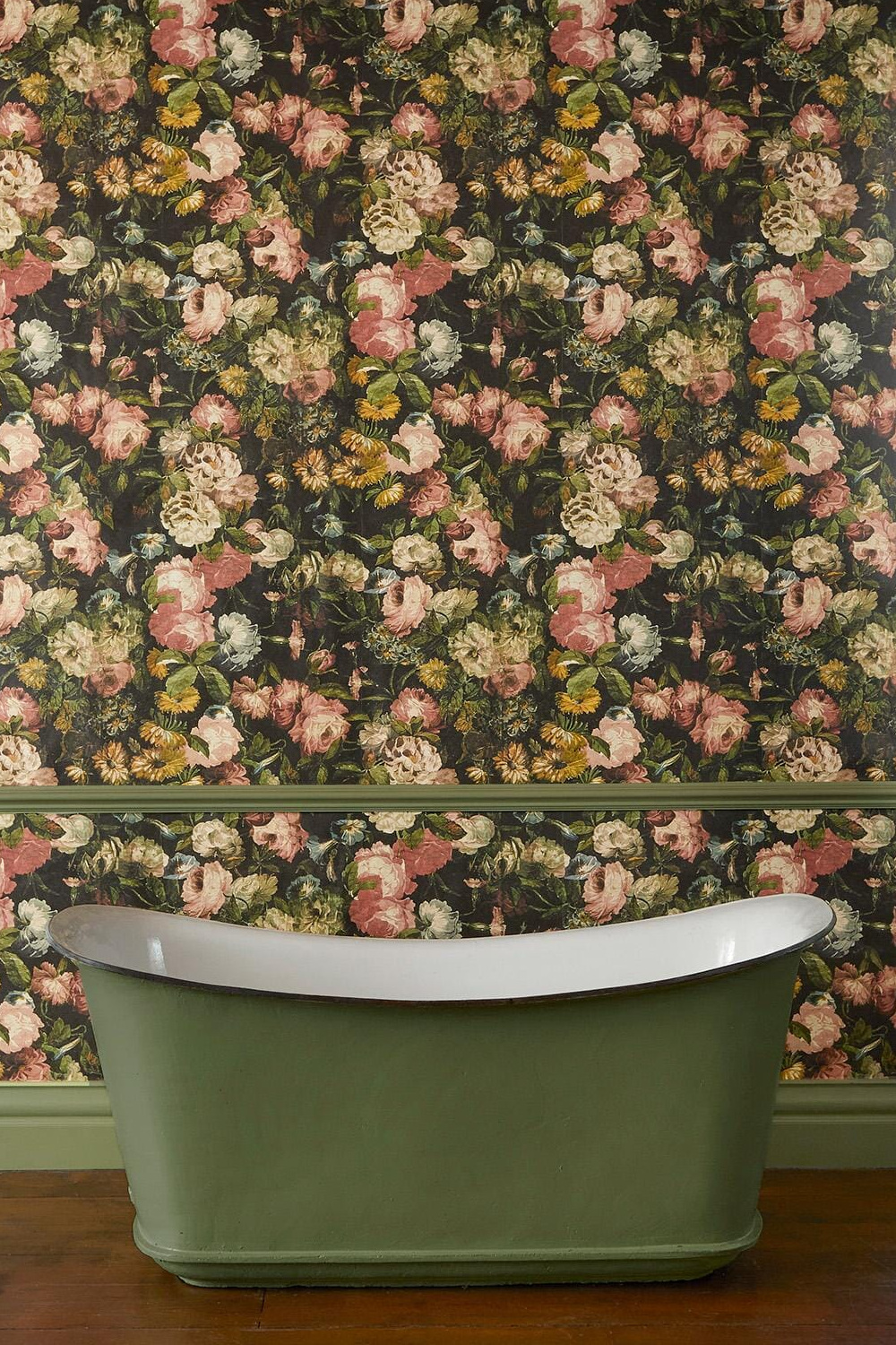 Green floral wallpaper