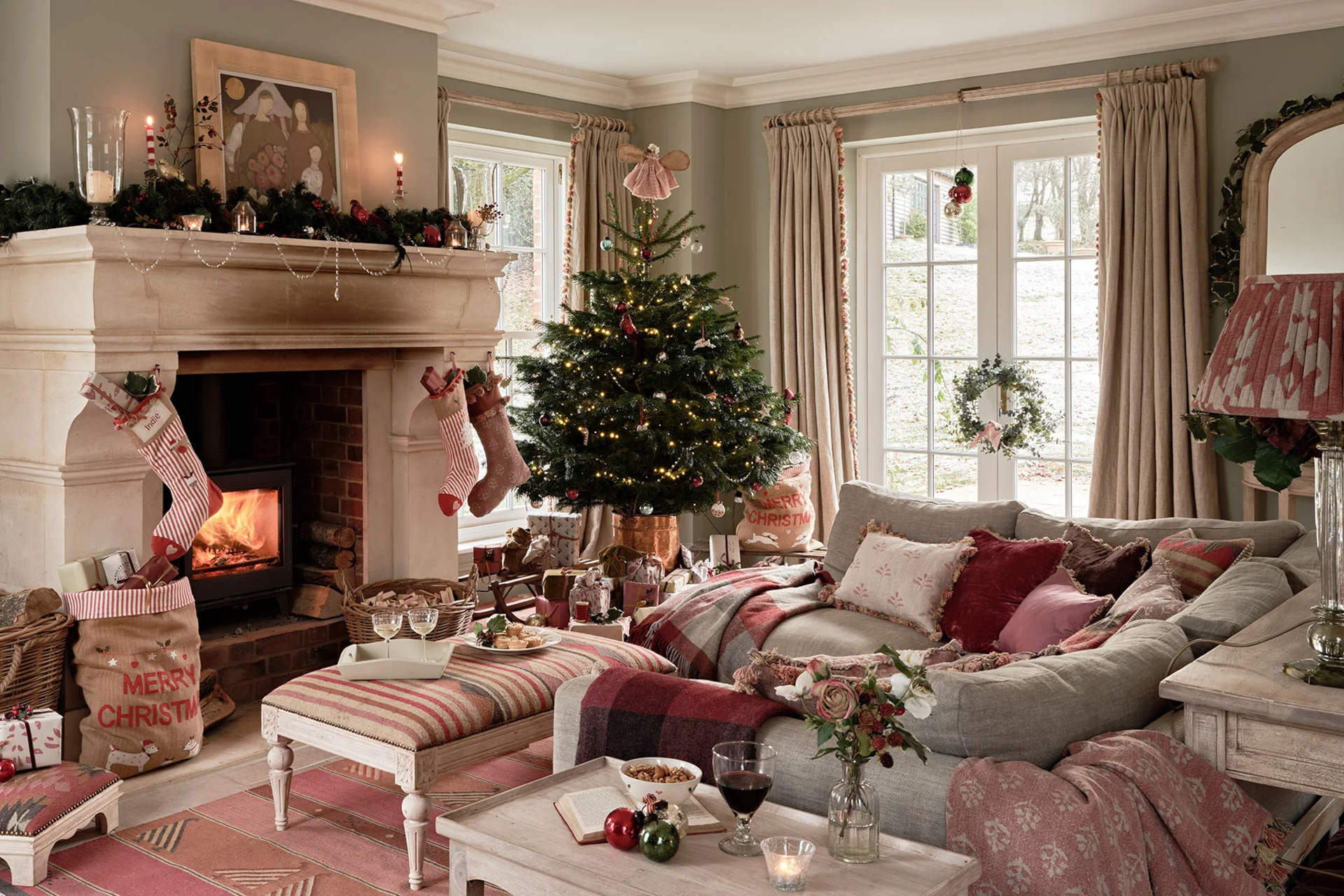 Festive living room | Christmas decor trends 2025