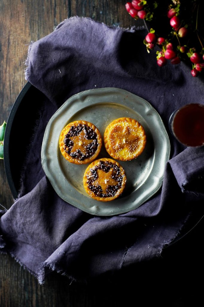 Festive Scentscaping: The Best Scented Candles For Christmas