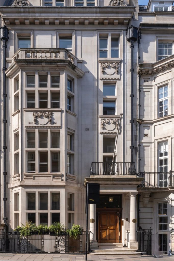 Inside The Mayfair Mansion Where Jackie Kennedy Stayed During Her European Grand Tour