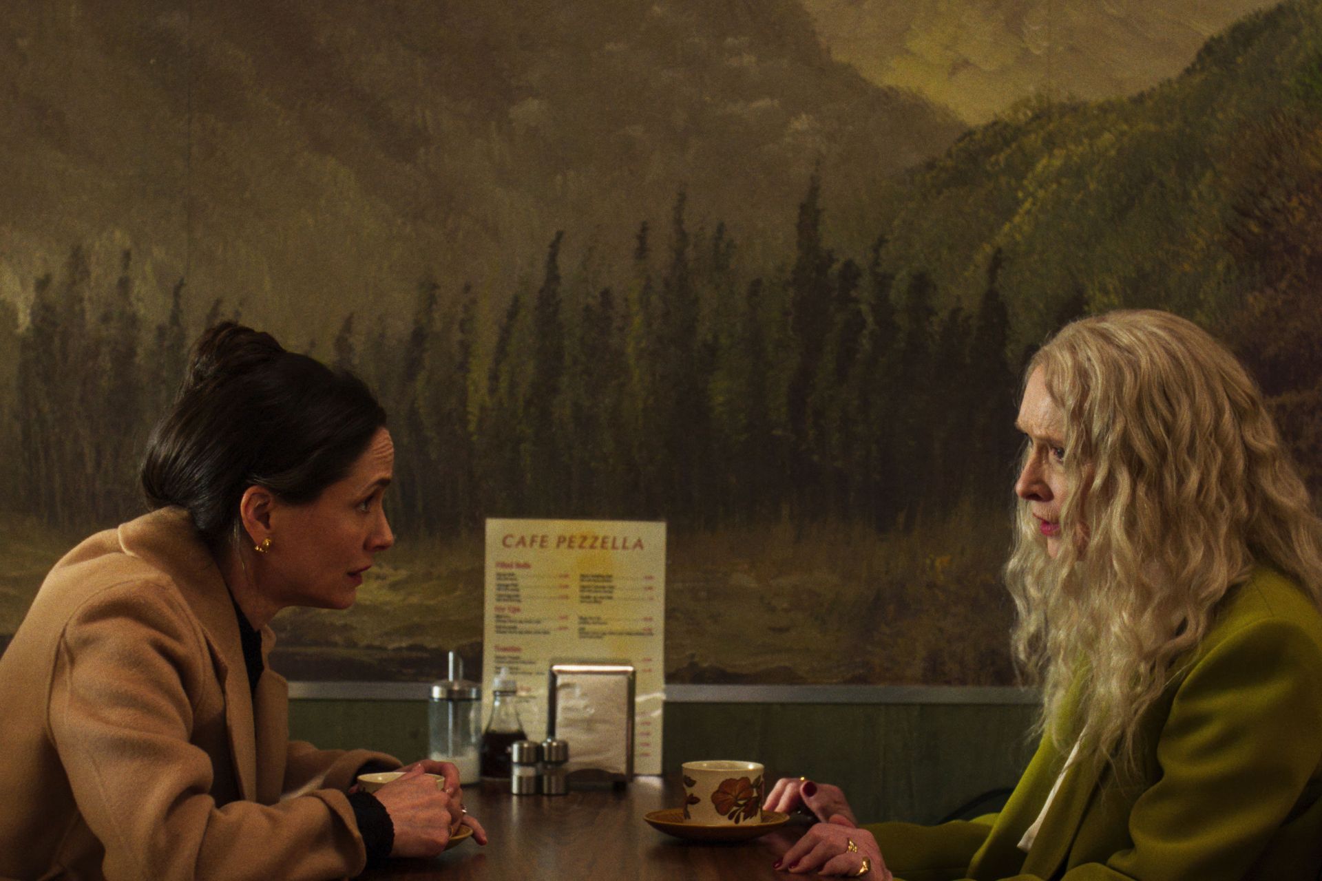 Cat (LAURA FRASER) & Ollie (LINDSAY DUNCAN) in Mint.