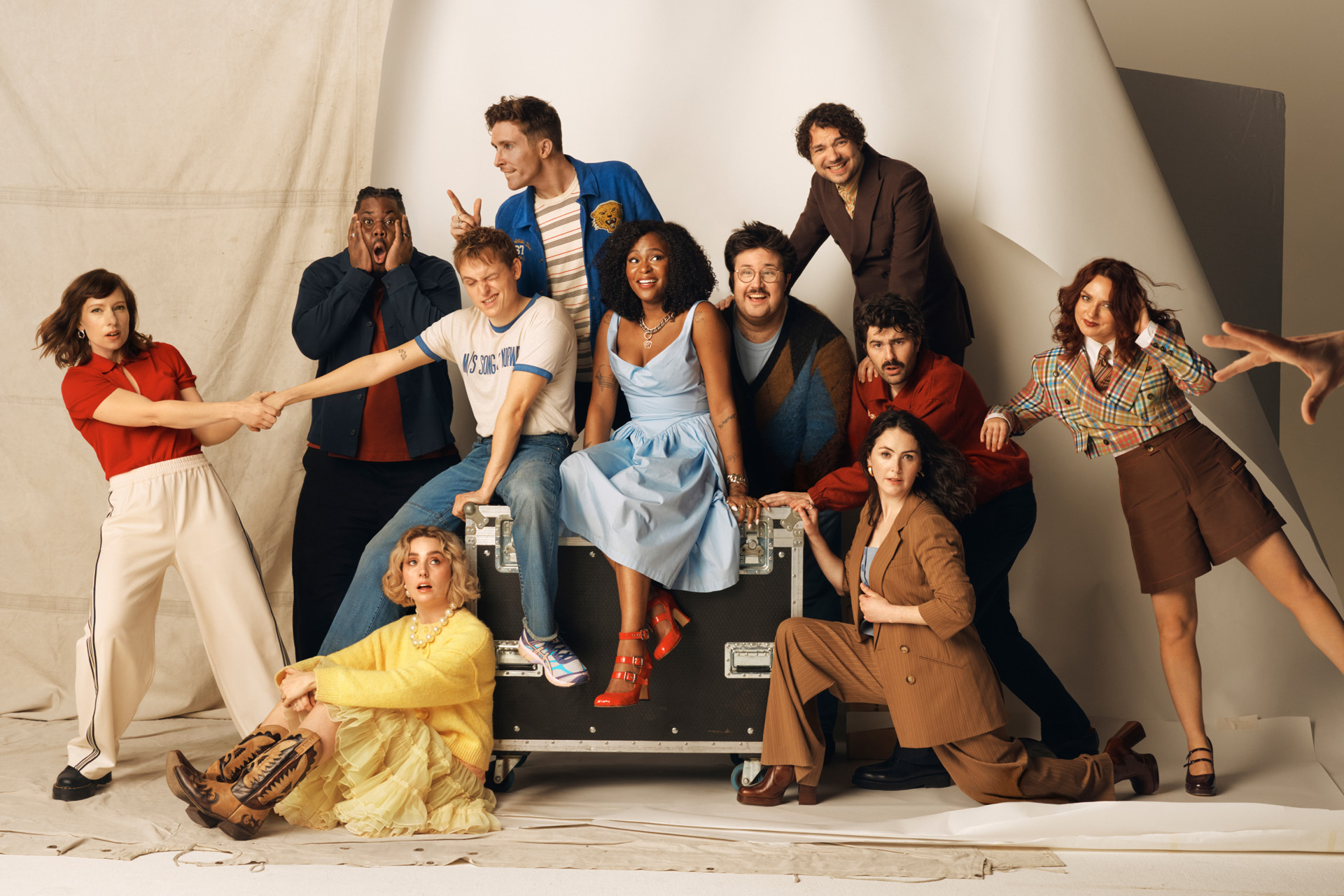 The inagural cast of SNL UK.