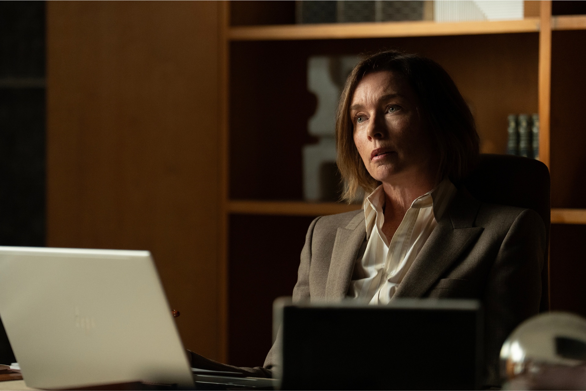 Julianne Nicholson as Samantha ‘Sinatra’ Redmond