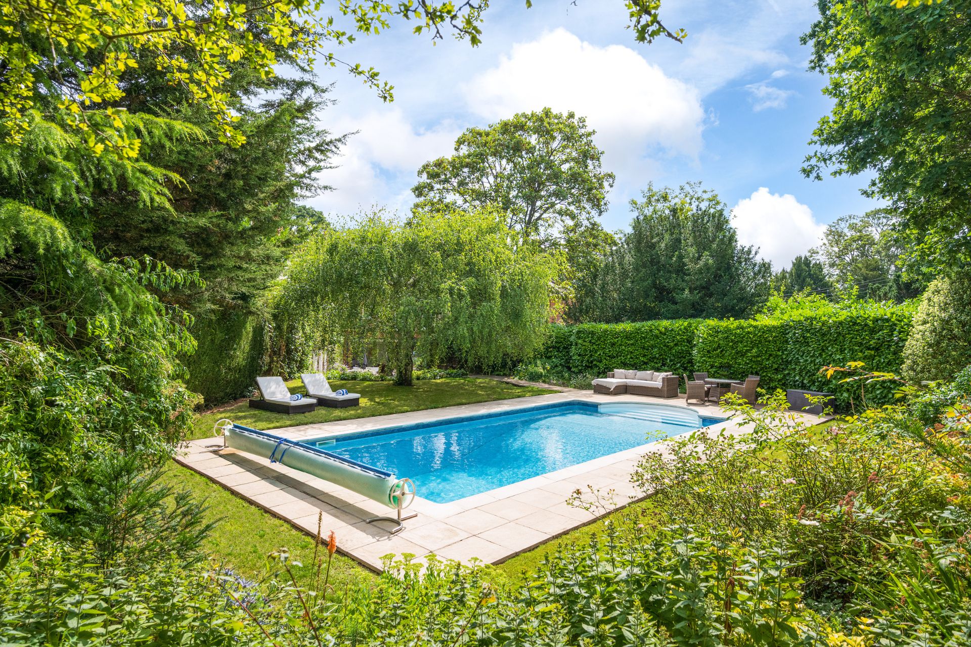 discover scarletts close