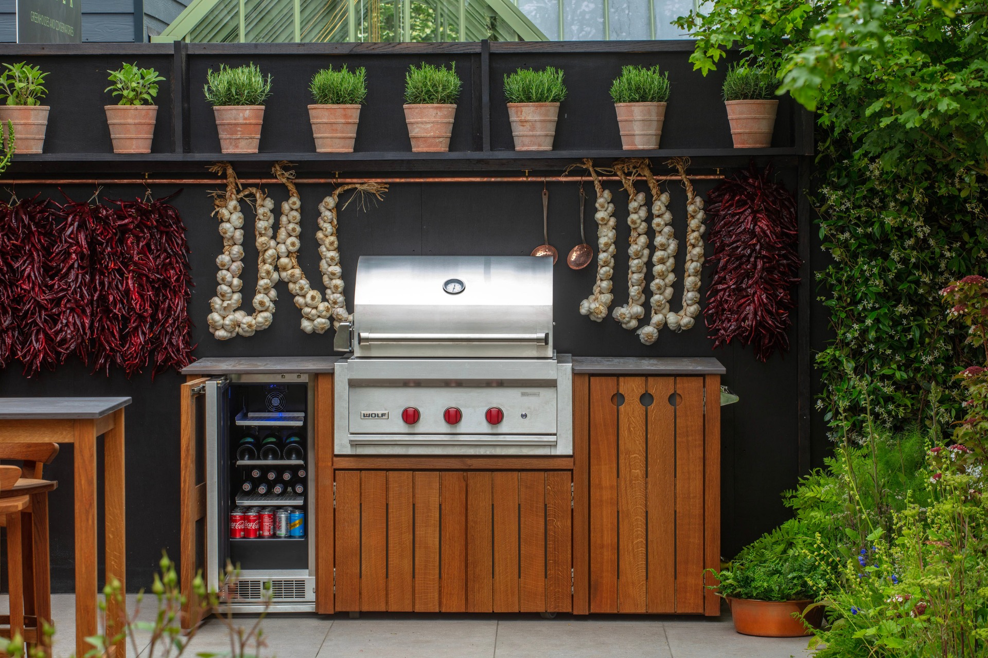 Outdoor kitchen