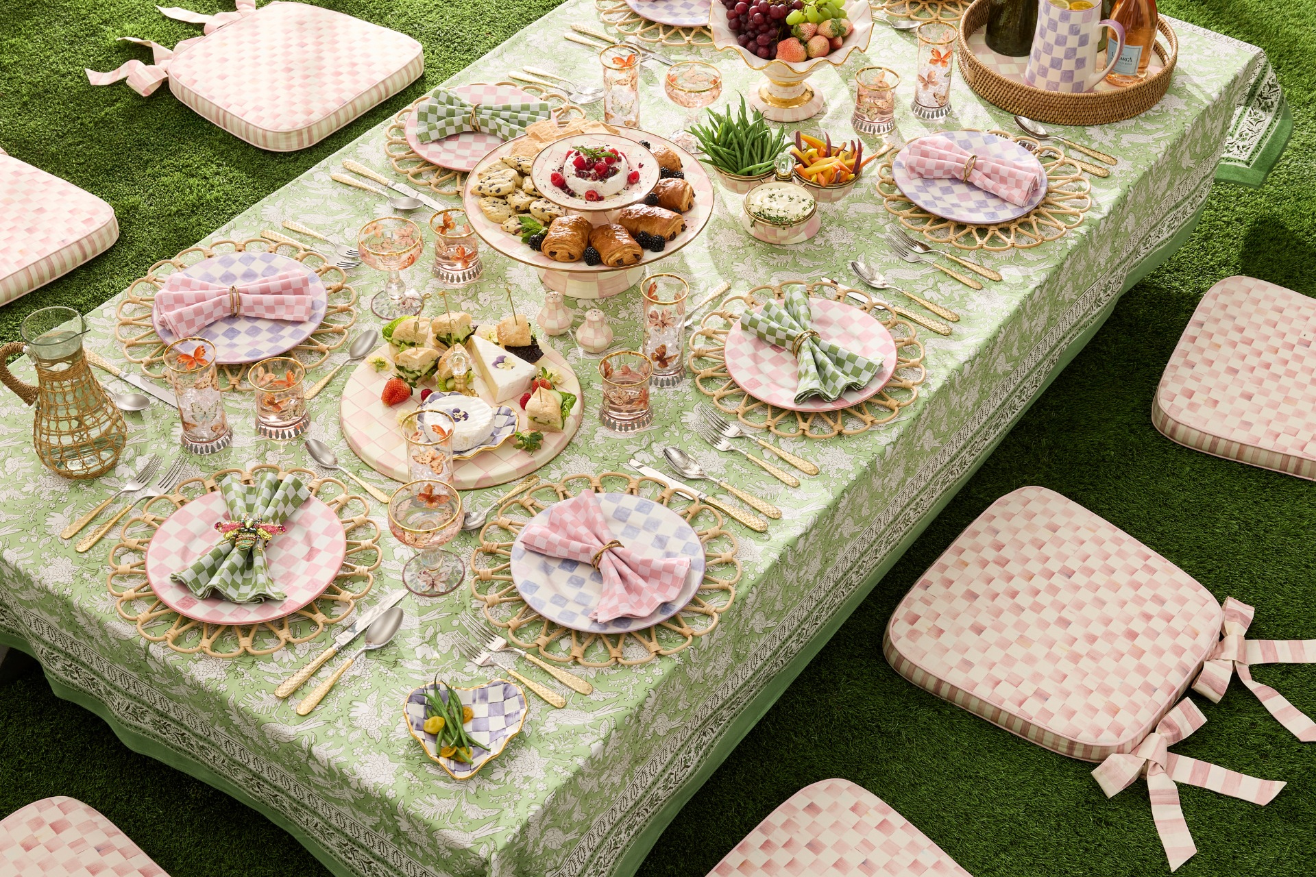 Green and pink table