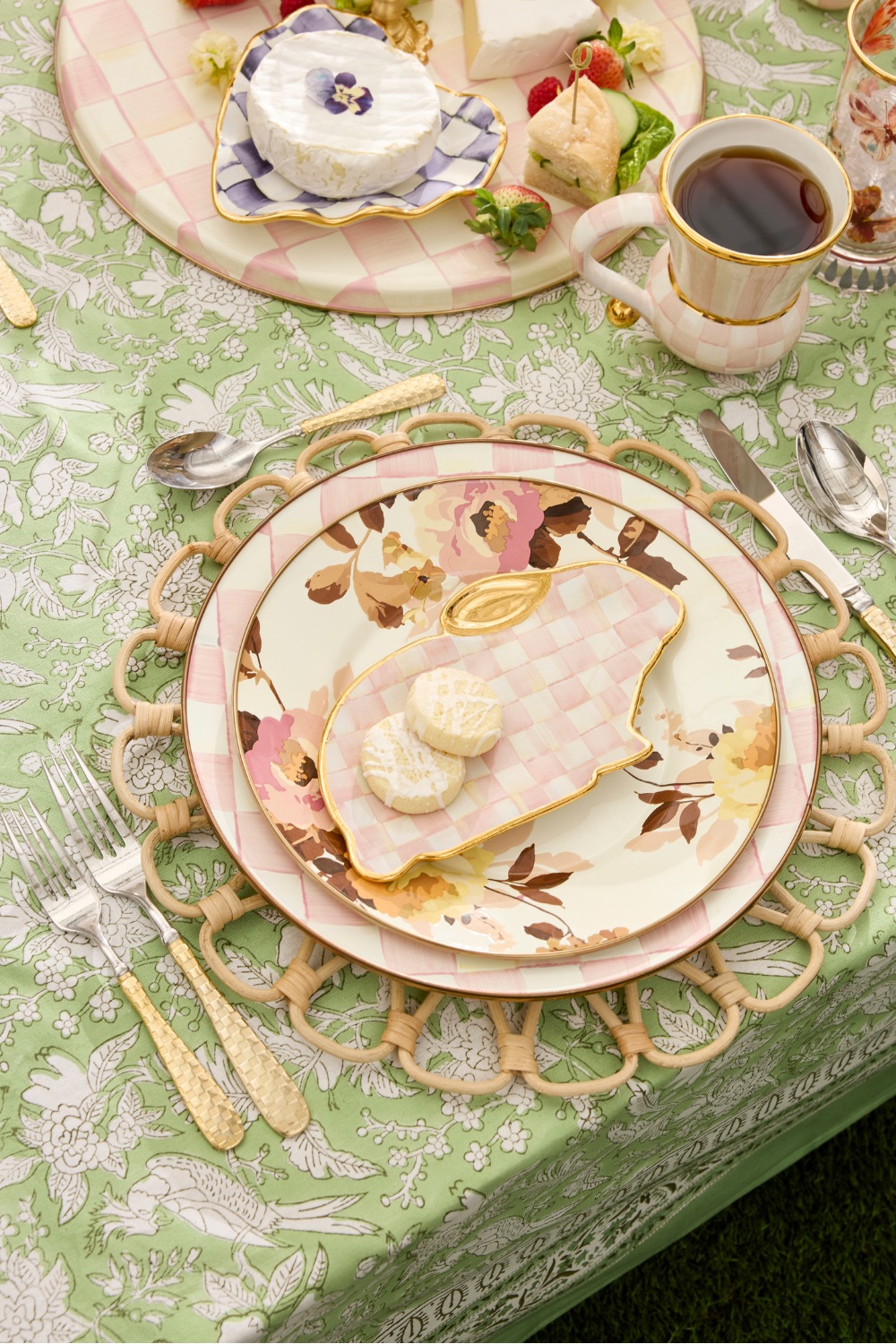 We Asked Design Experts For Their Top Easter Tablescaping Ideas