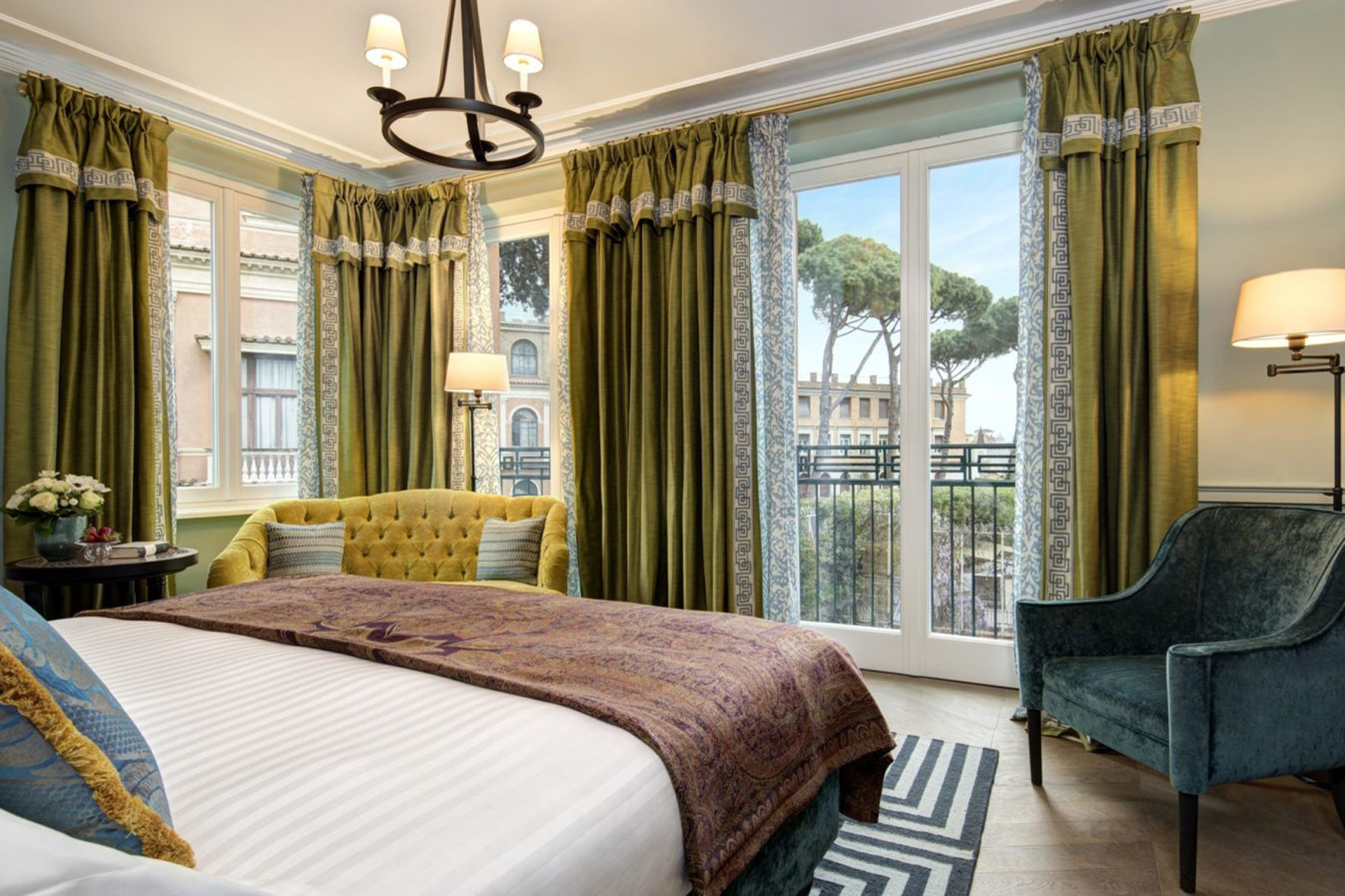 Bedroom at Hotel de la Ville, Rome