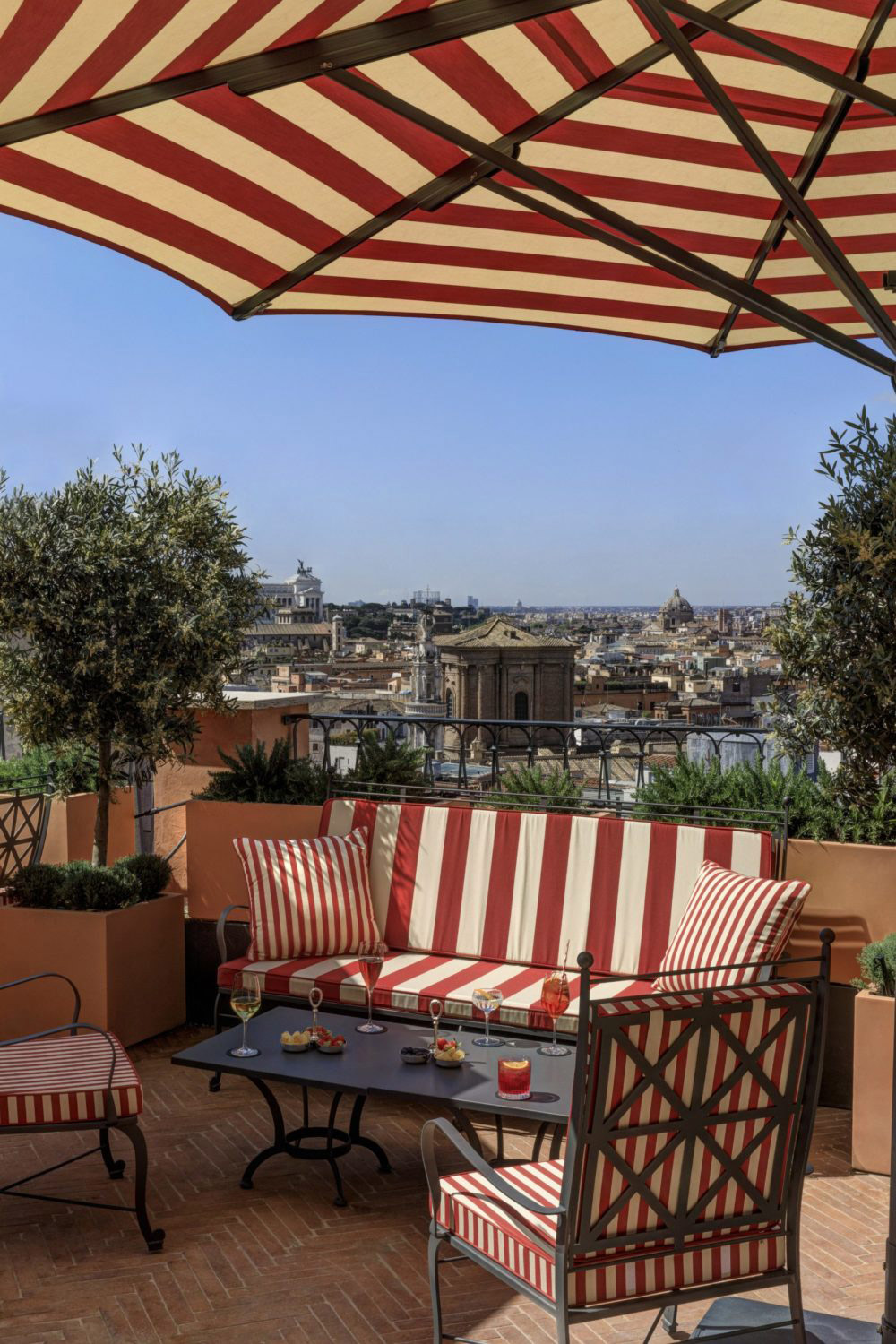 Hotel de la Ville: This Modern-Day Icon Is Perfect For Rome New-Timers
