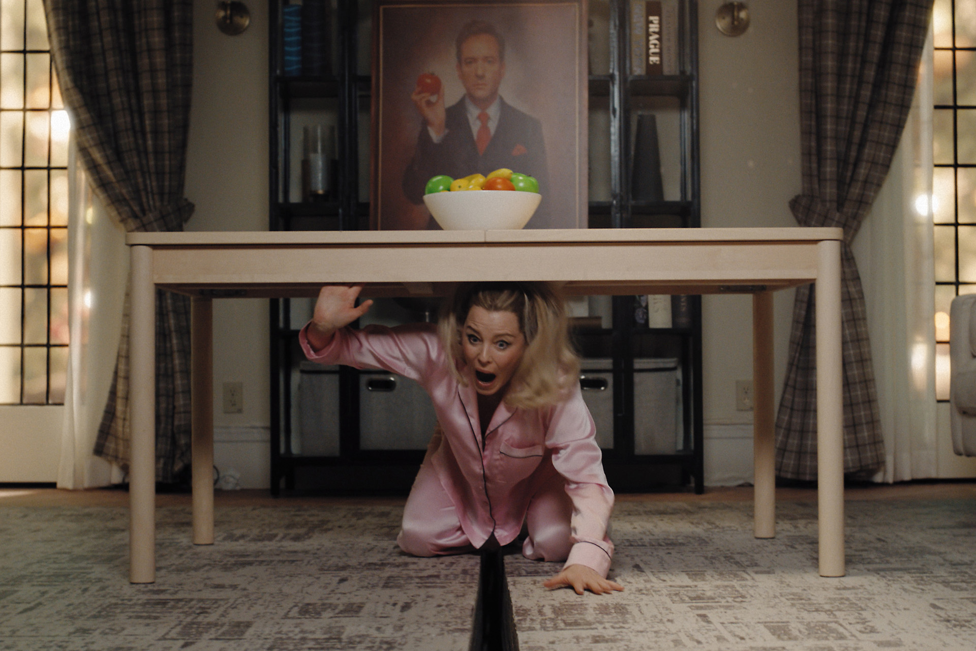 Elizabeth Banks as Lindy Littlejohn in The Miniature Wife.