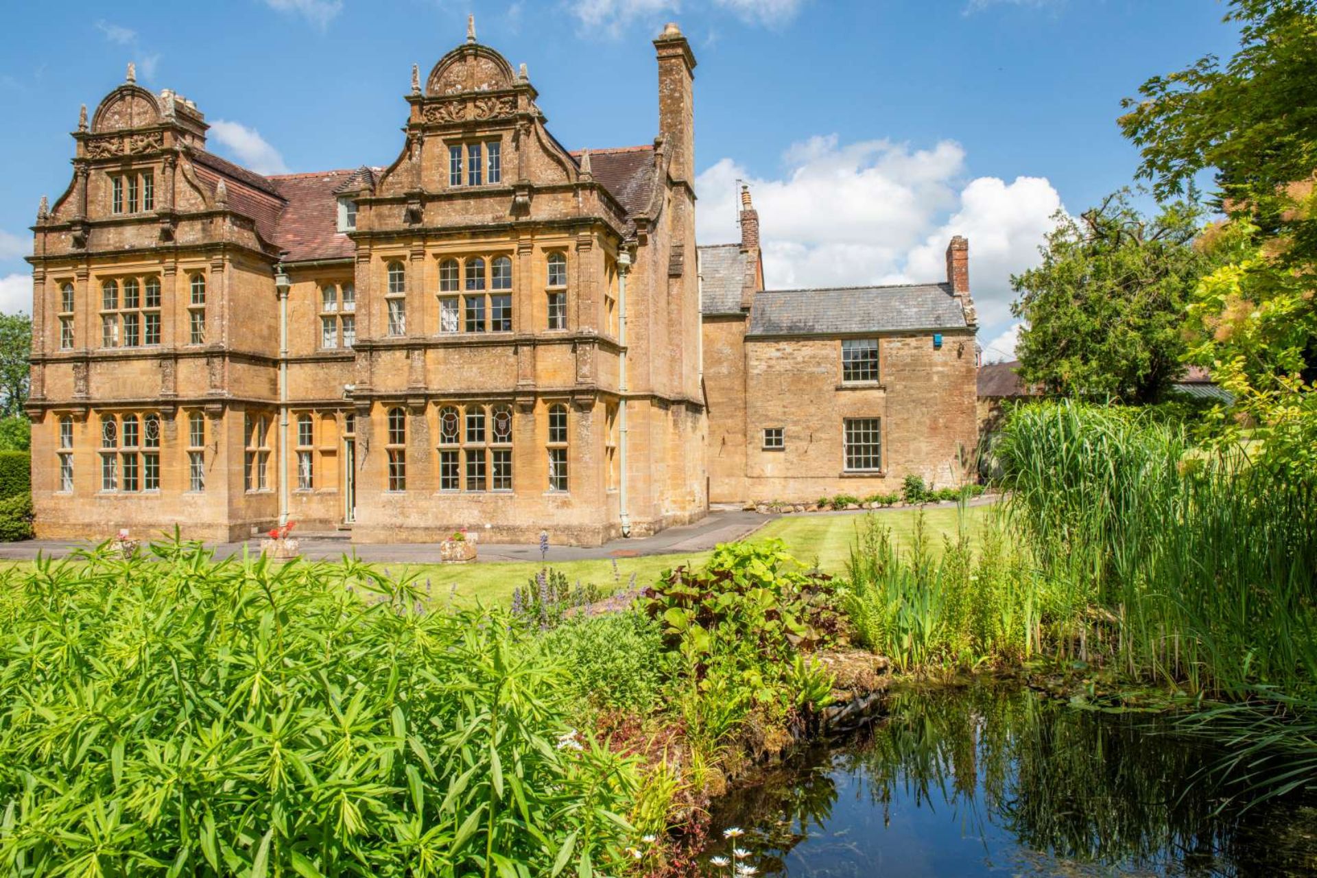 This Historic Somerset House Was Designed By The Architect Of Oxford's Bridge Of Sighs