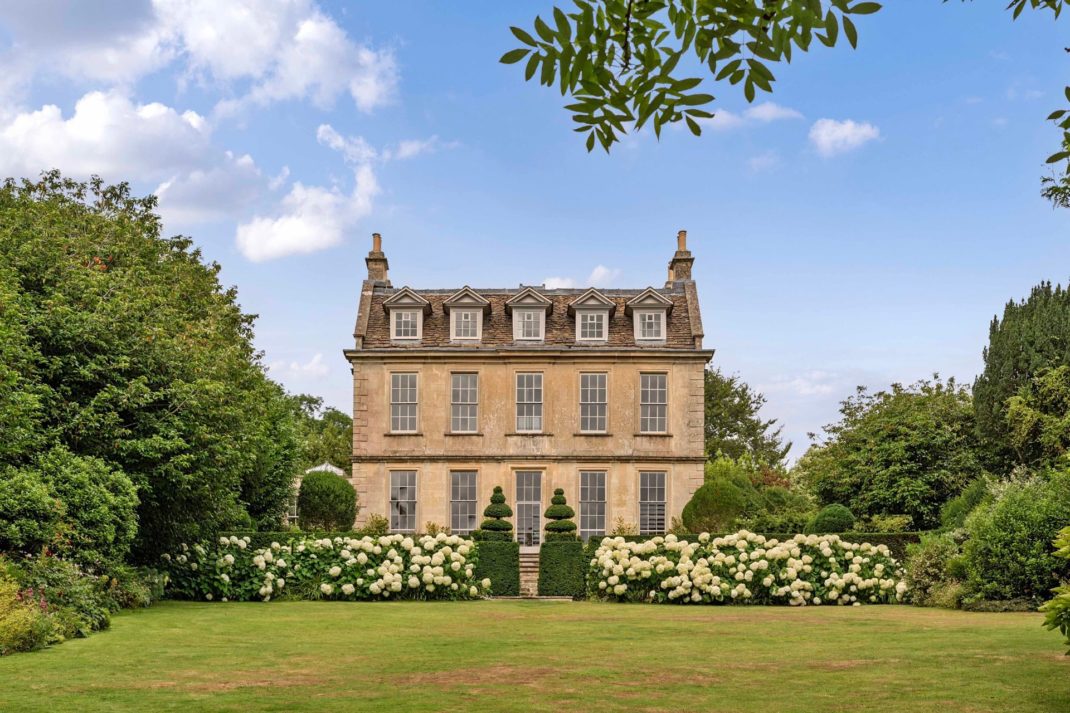 A Royal Flush: This Bath Home Boasts Connections To 2 English Queens