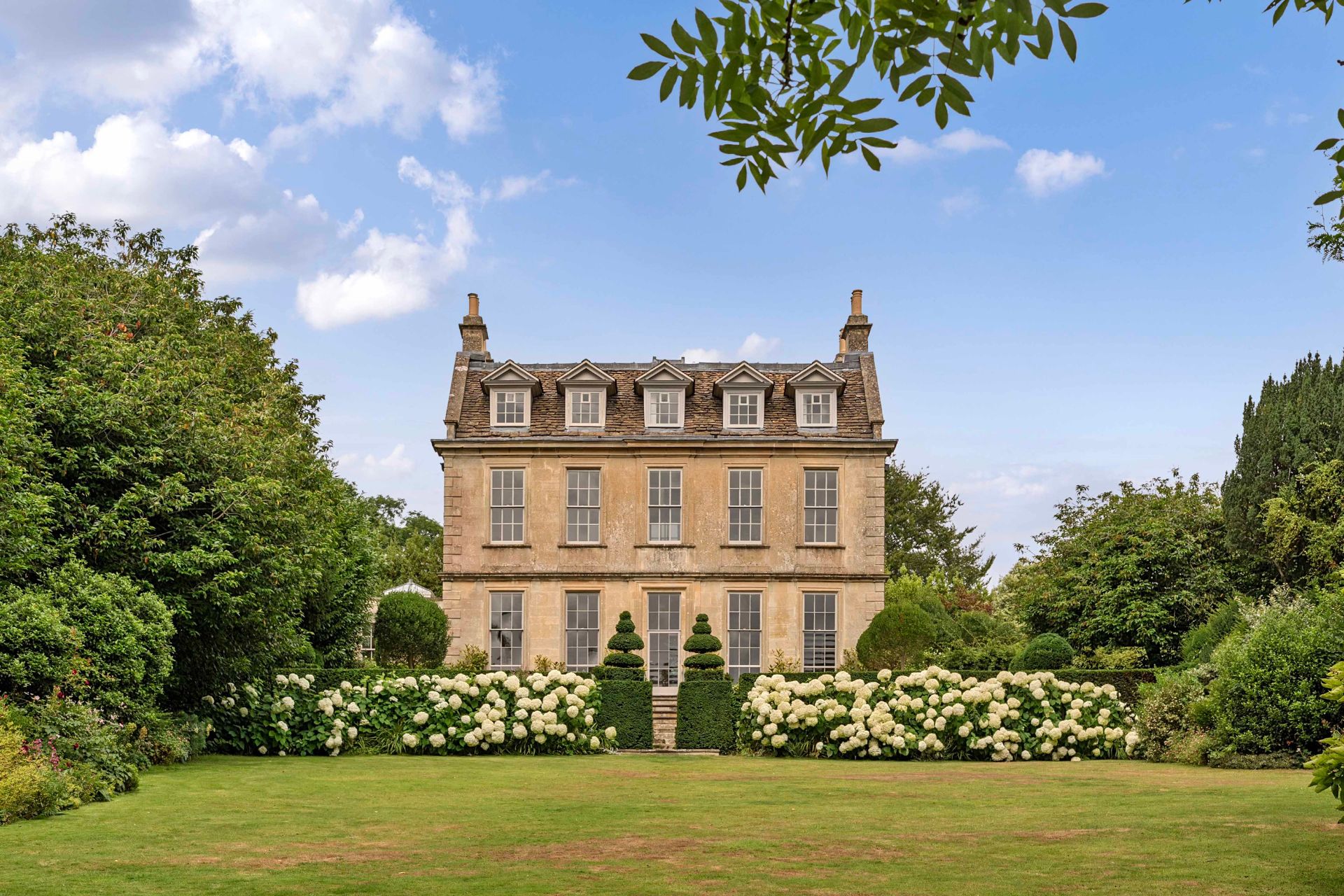 A Royal Flush: This Bath Home Boasts Connections To 2 English Queens