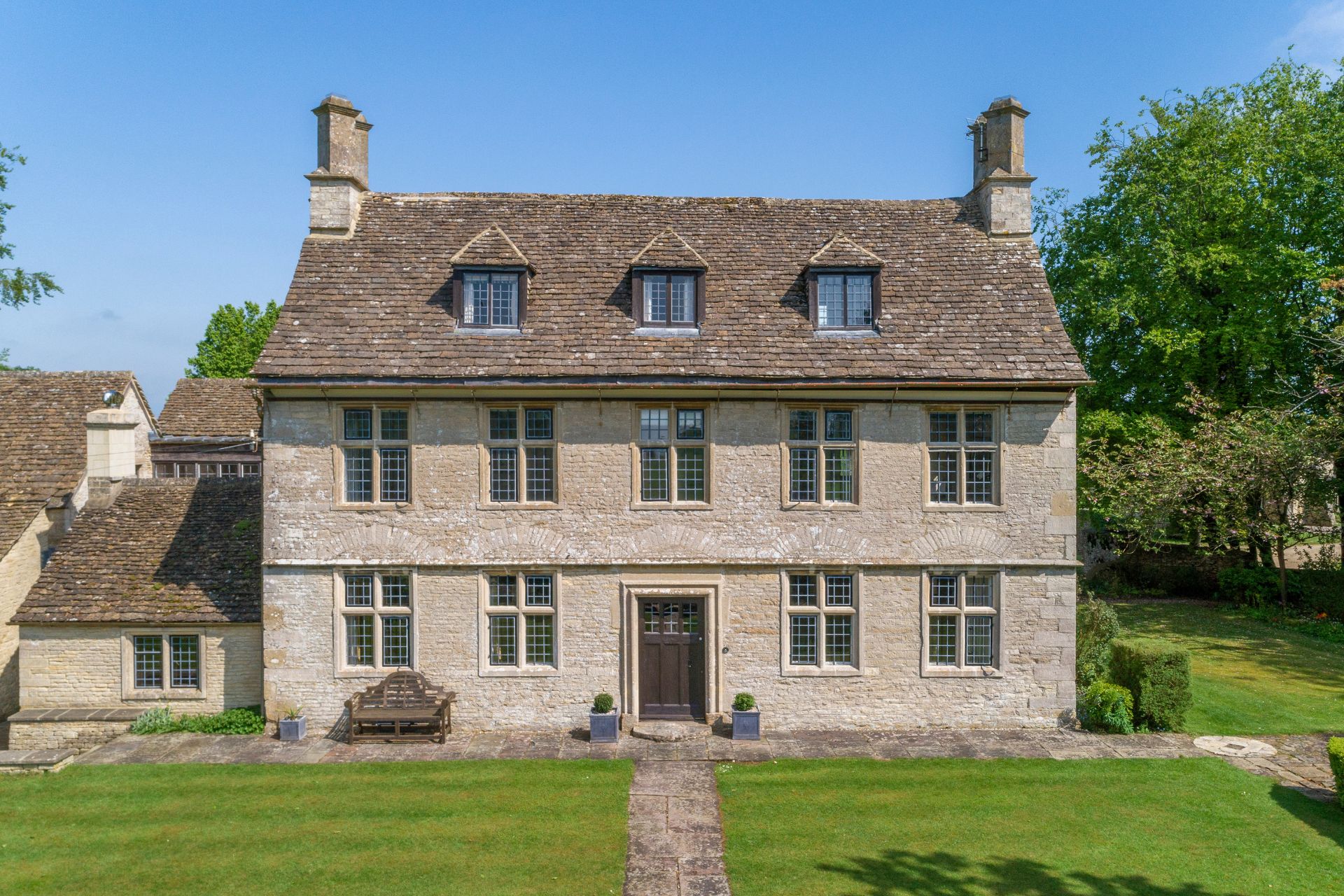Saddlewood Manor
