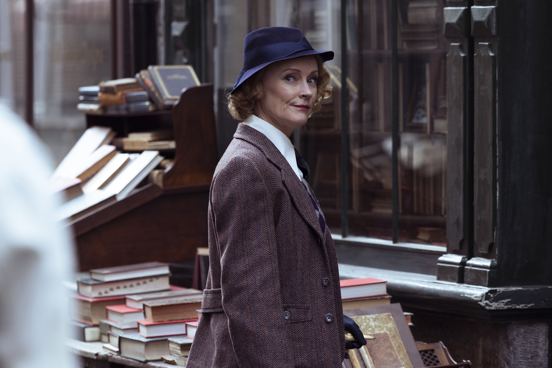 Claire Skinner in Bookish S2