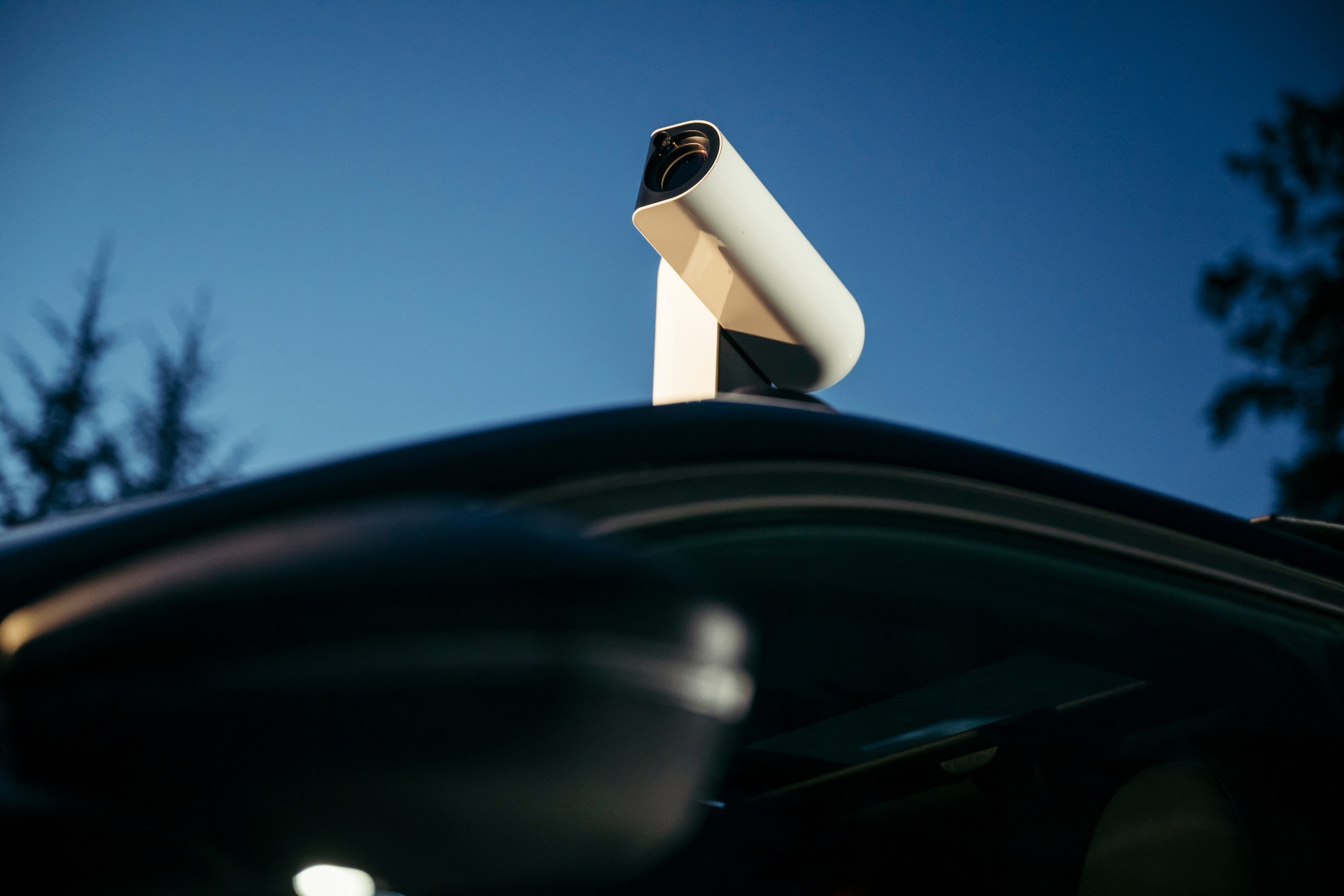 Telescope on top of car