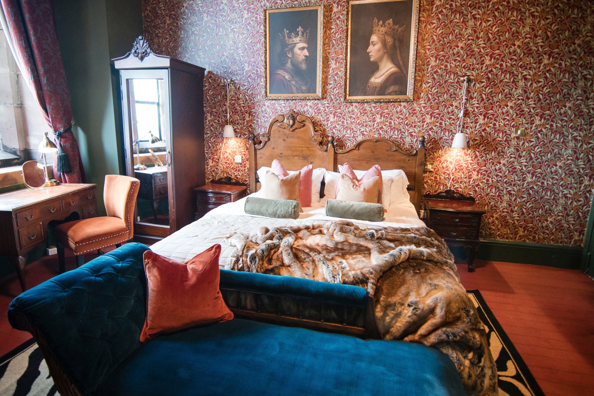 Eccentric designed room