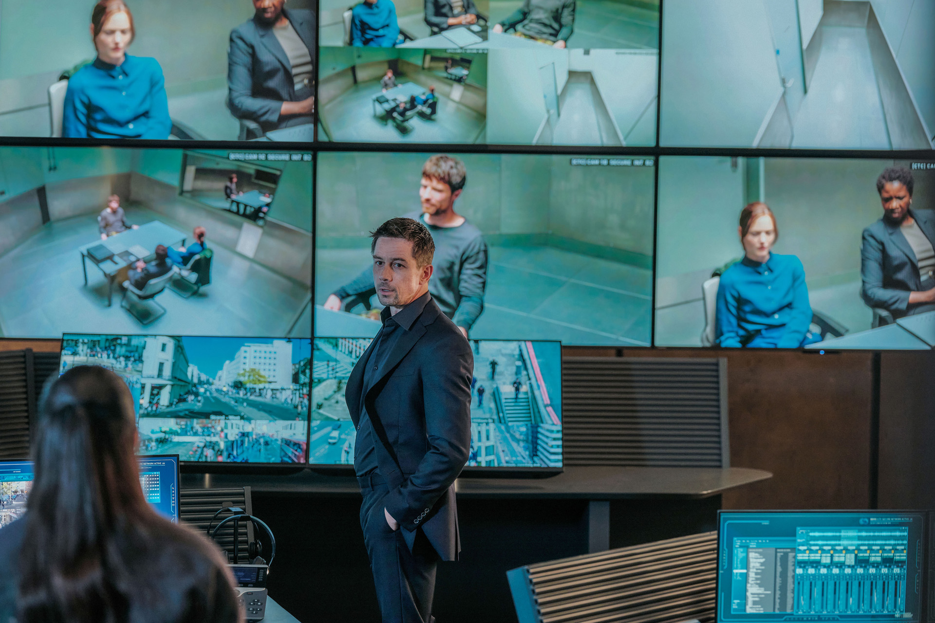 Noah Pierson (KILLIAN SCOTT) in The Capture