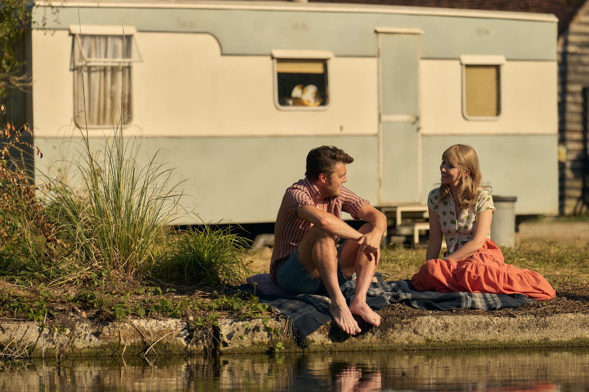 Cooper (TOM BURKE) & Lela (ERIN DOHERTY) in California Avenue.